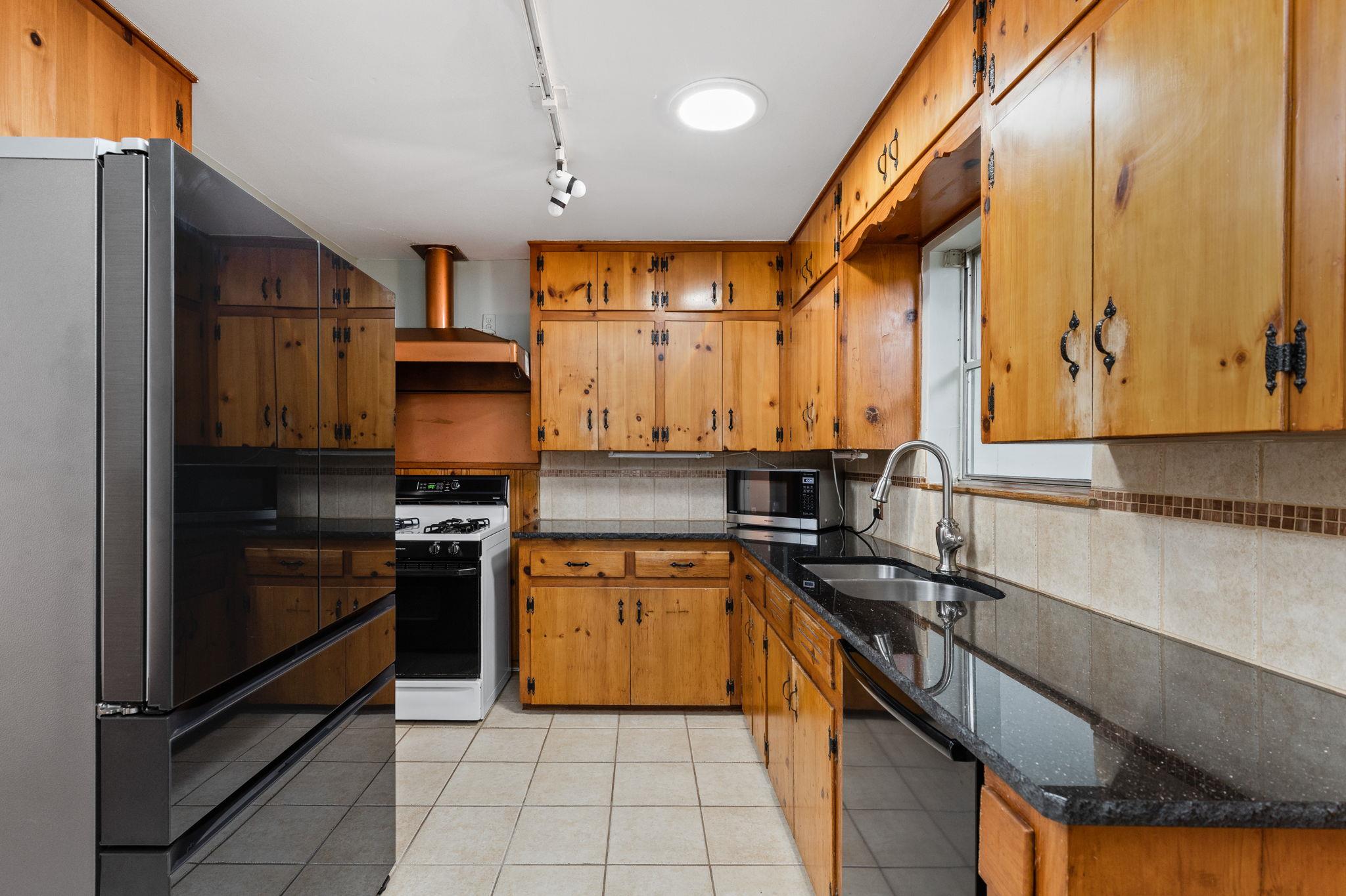 1105 Alegria Rd, Austin, TX 78757