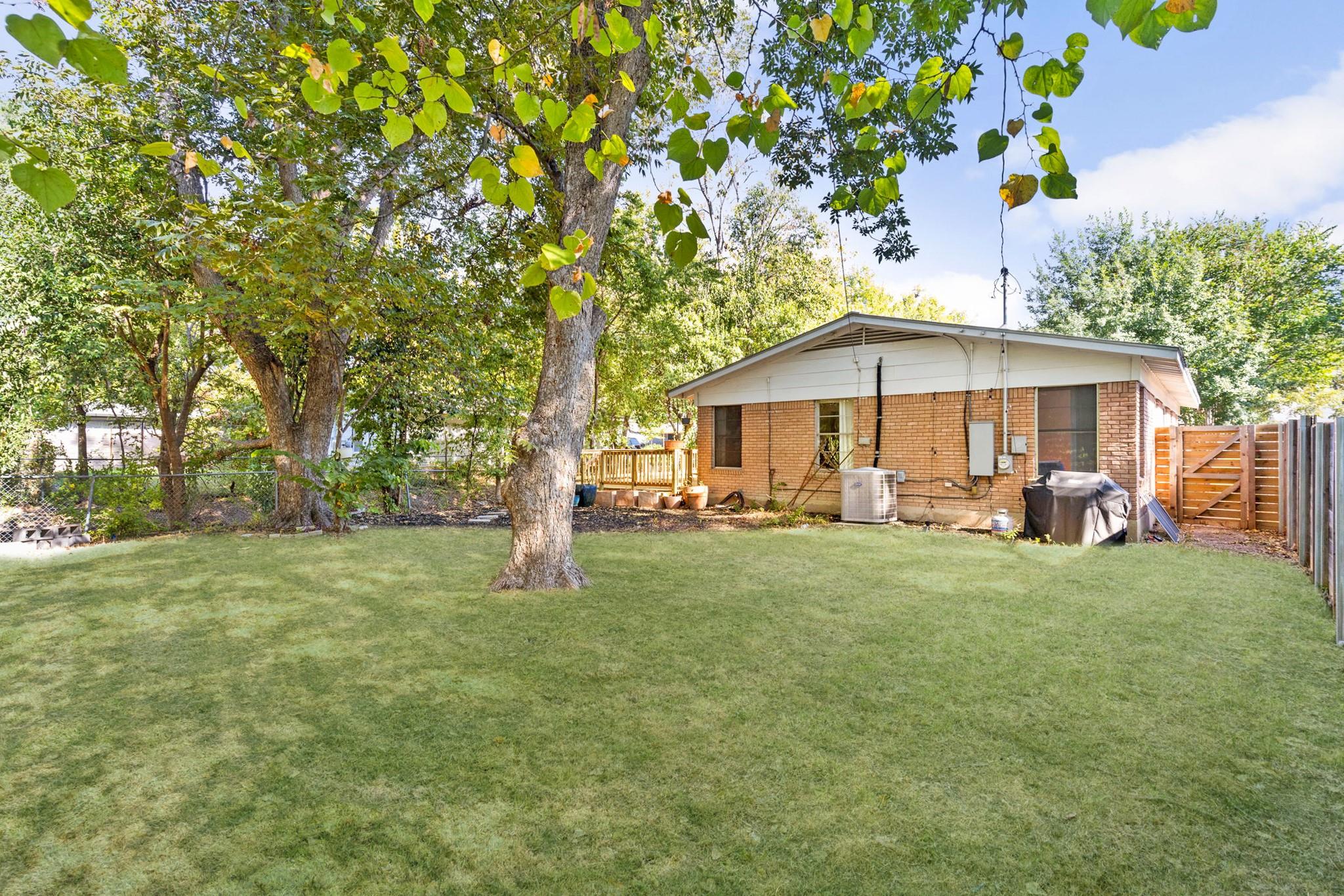 1105 Alegria Rd, Austin, TX 78757