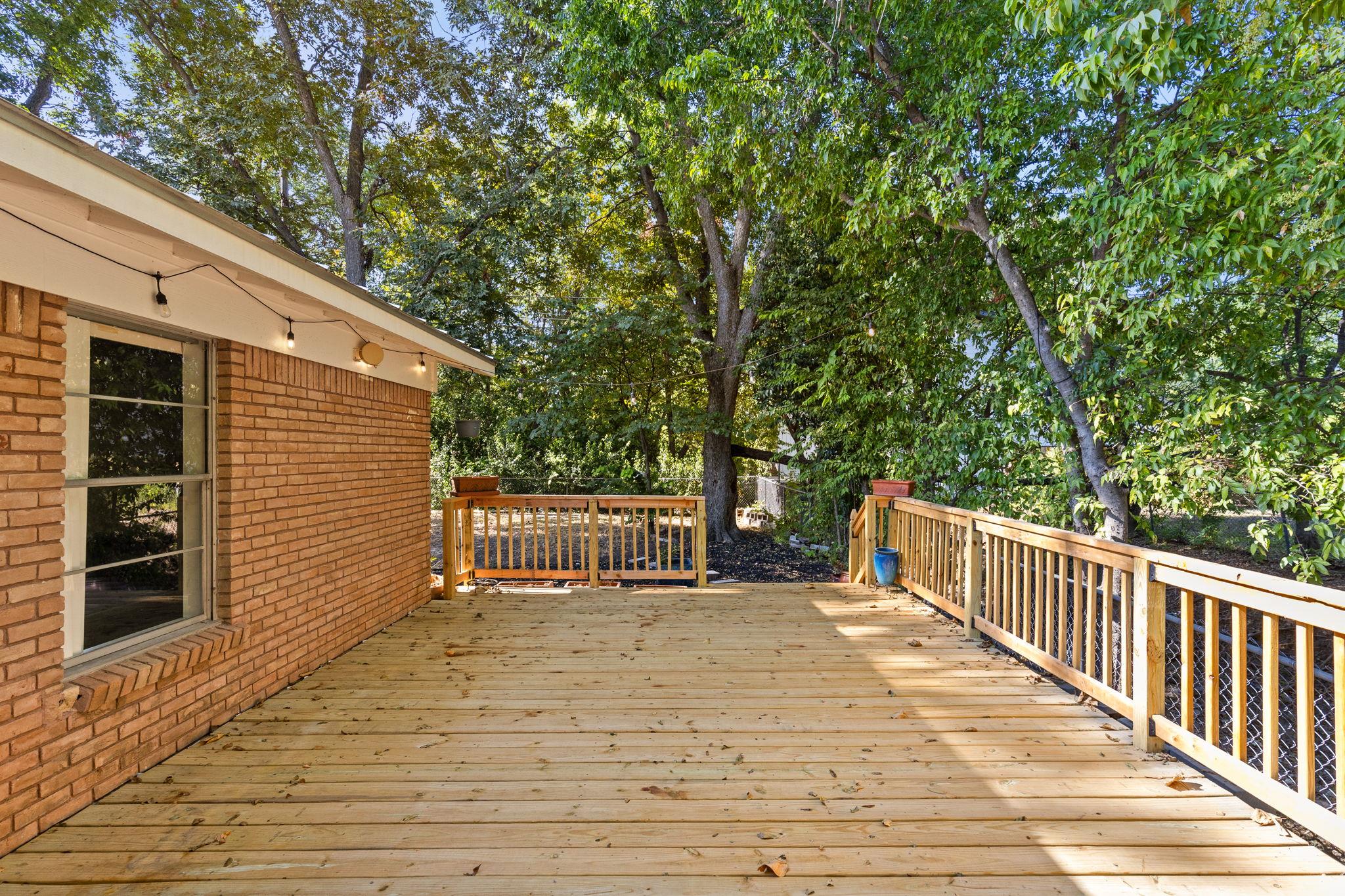 1105 Alegria Rd, Austin, TX 78757