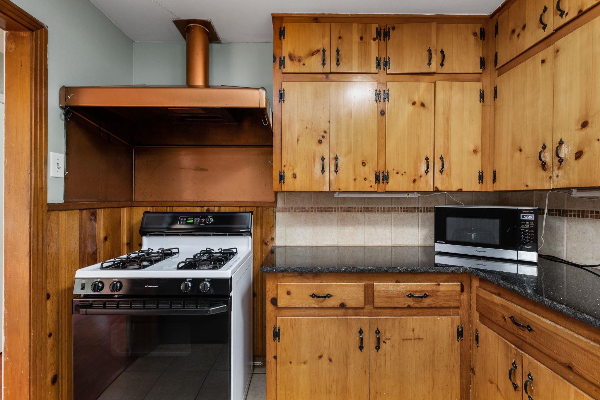 1105 Alegria Rd, Austin, TX 78757