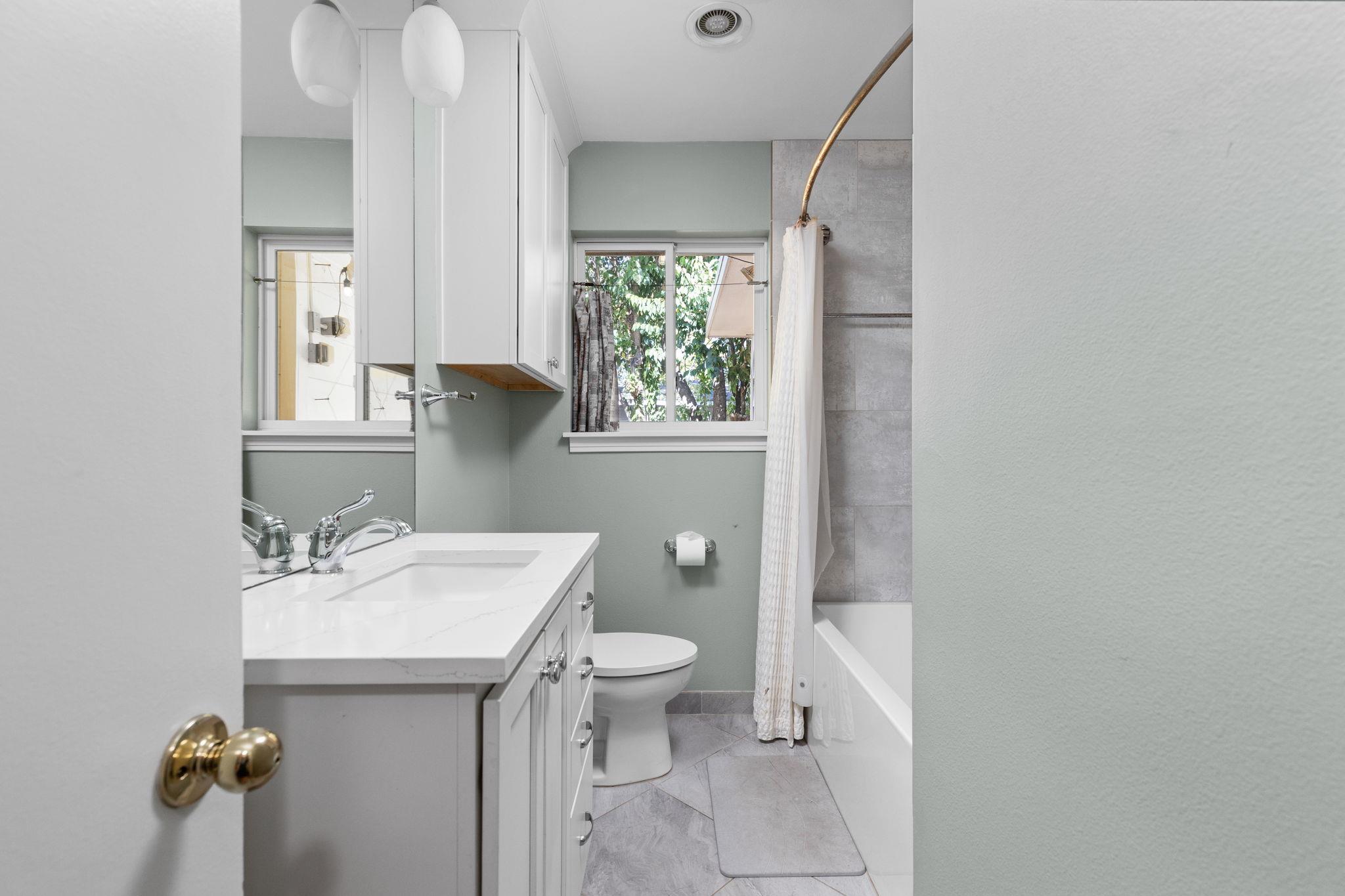 1105 Alegria Rd, Austin, TX 78757