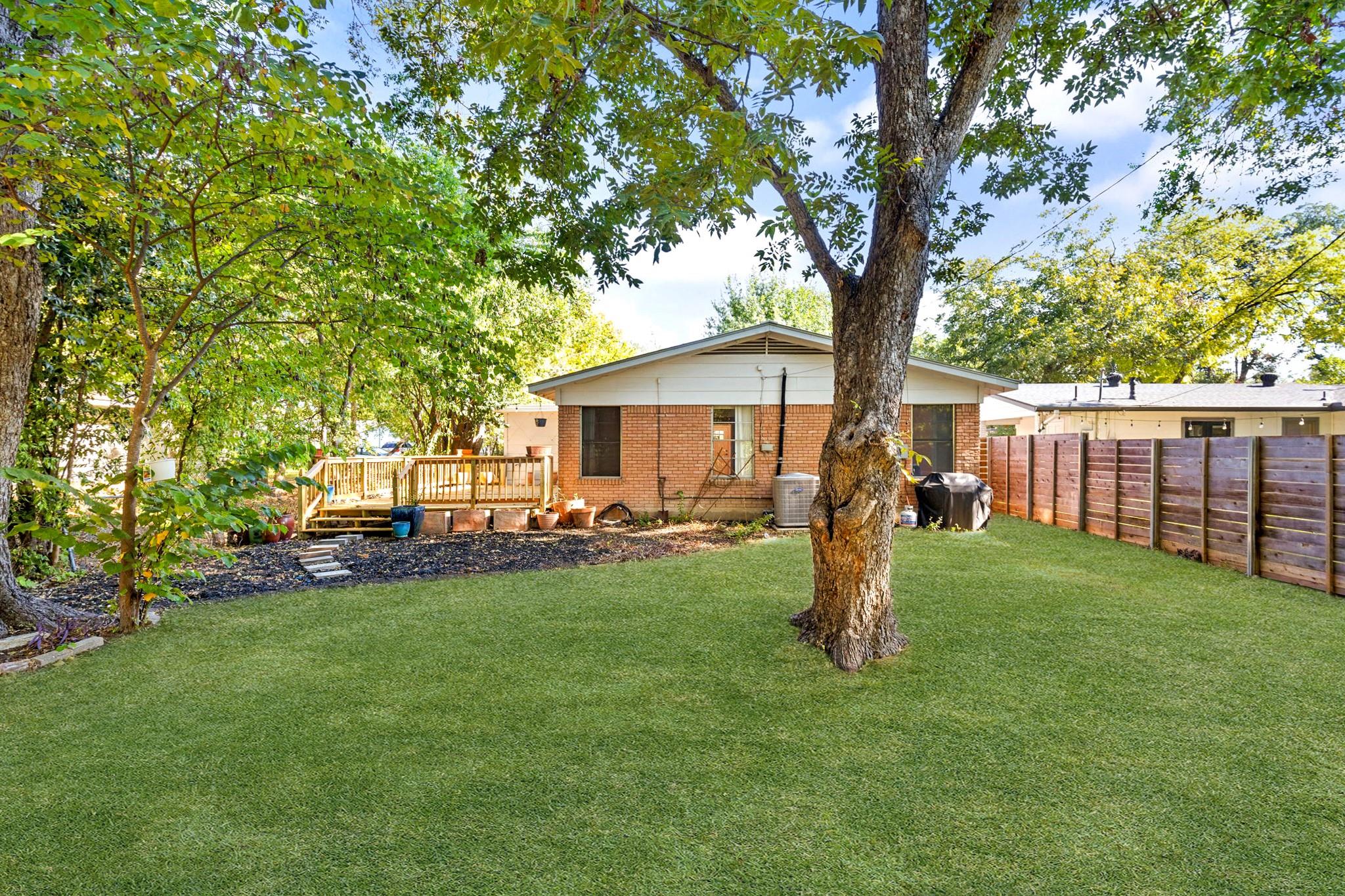 1105 Alegria Rd, Austin, TX 78757