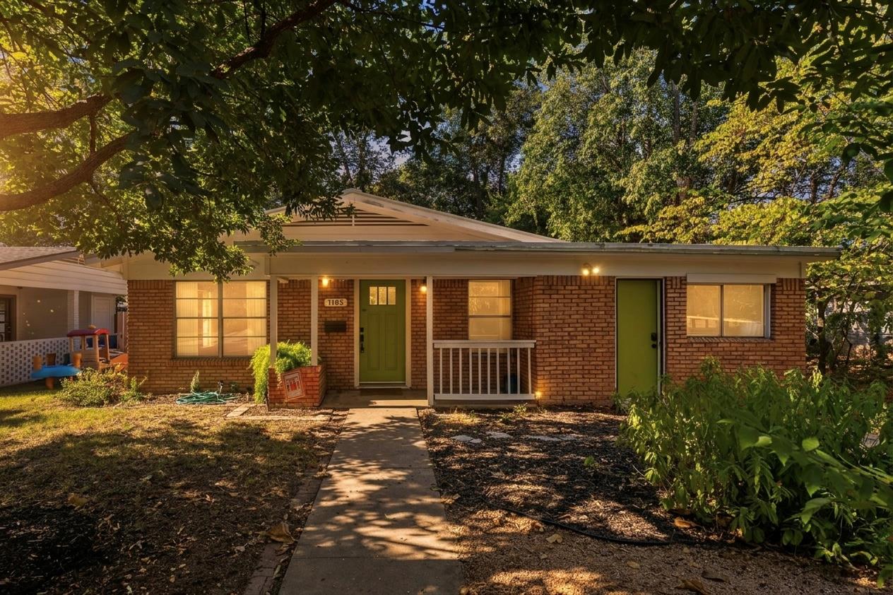 1105 Alegria Rd, Austin, TX 78757