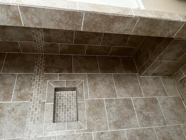 1204 E Lake Dr, Taylor, TX 76574