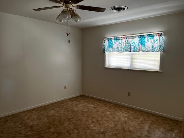 1204 E Lake Dr, Taylor, TX 76574