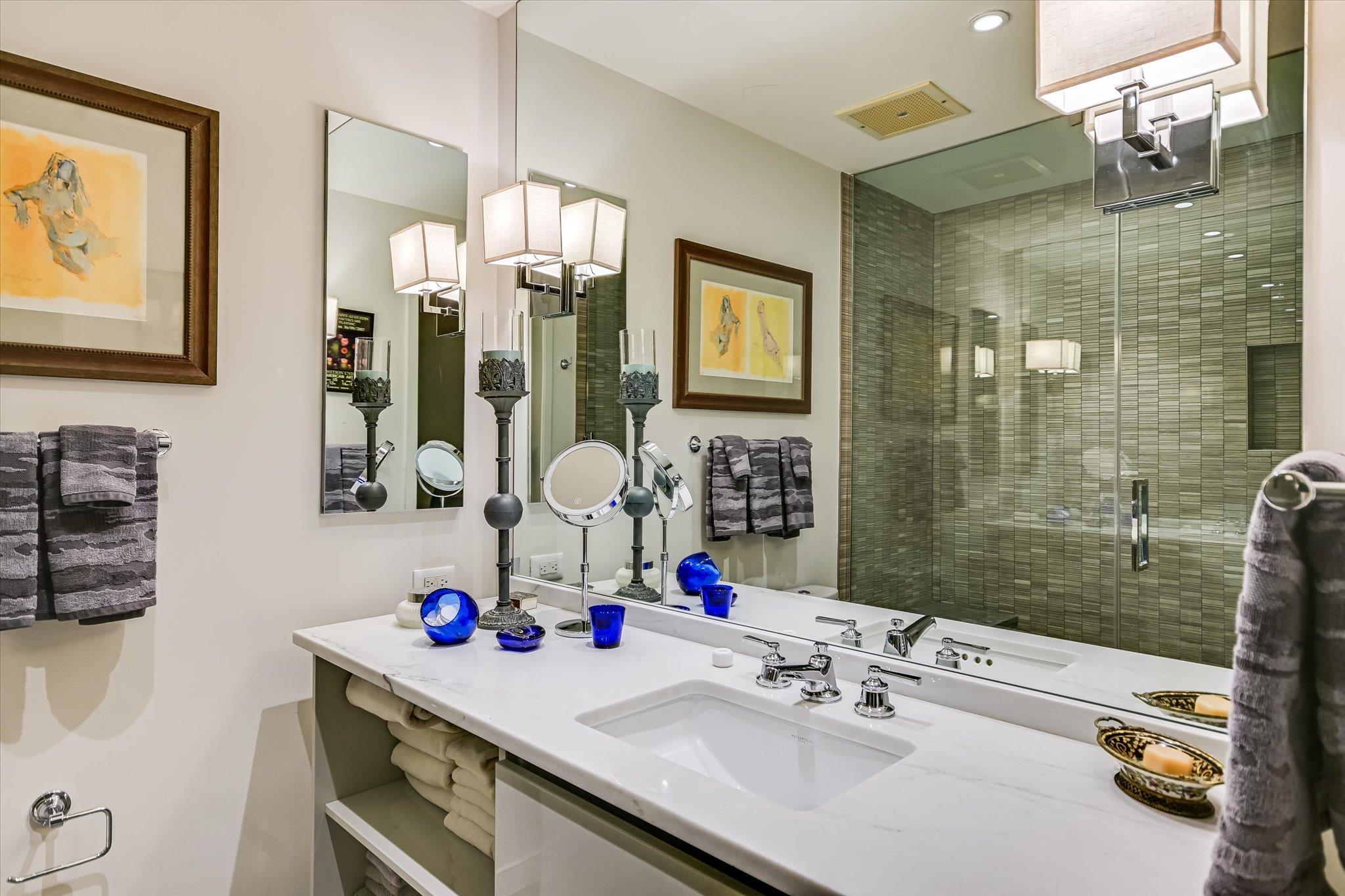 200 Congress Ave # 35AC, Austin, TX 78701