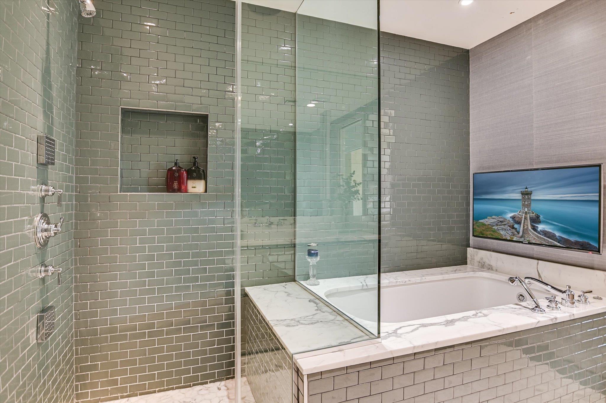 200 Congress Ave # 35AC, Austin, TX 78701