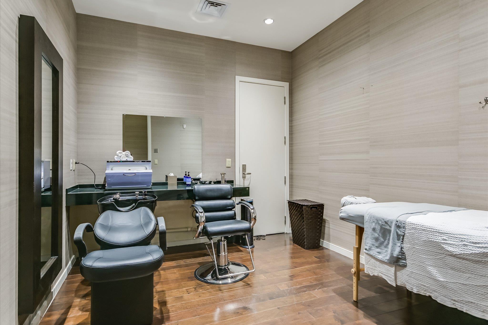 200 Congress Ave # 35AC, Austin, TX 78701