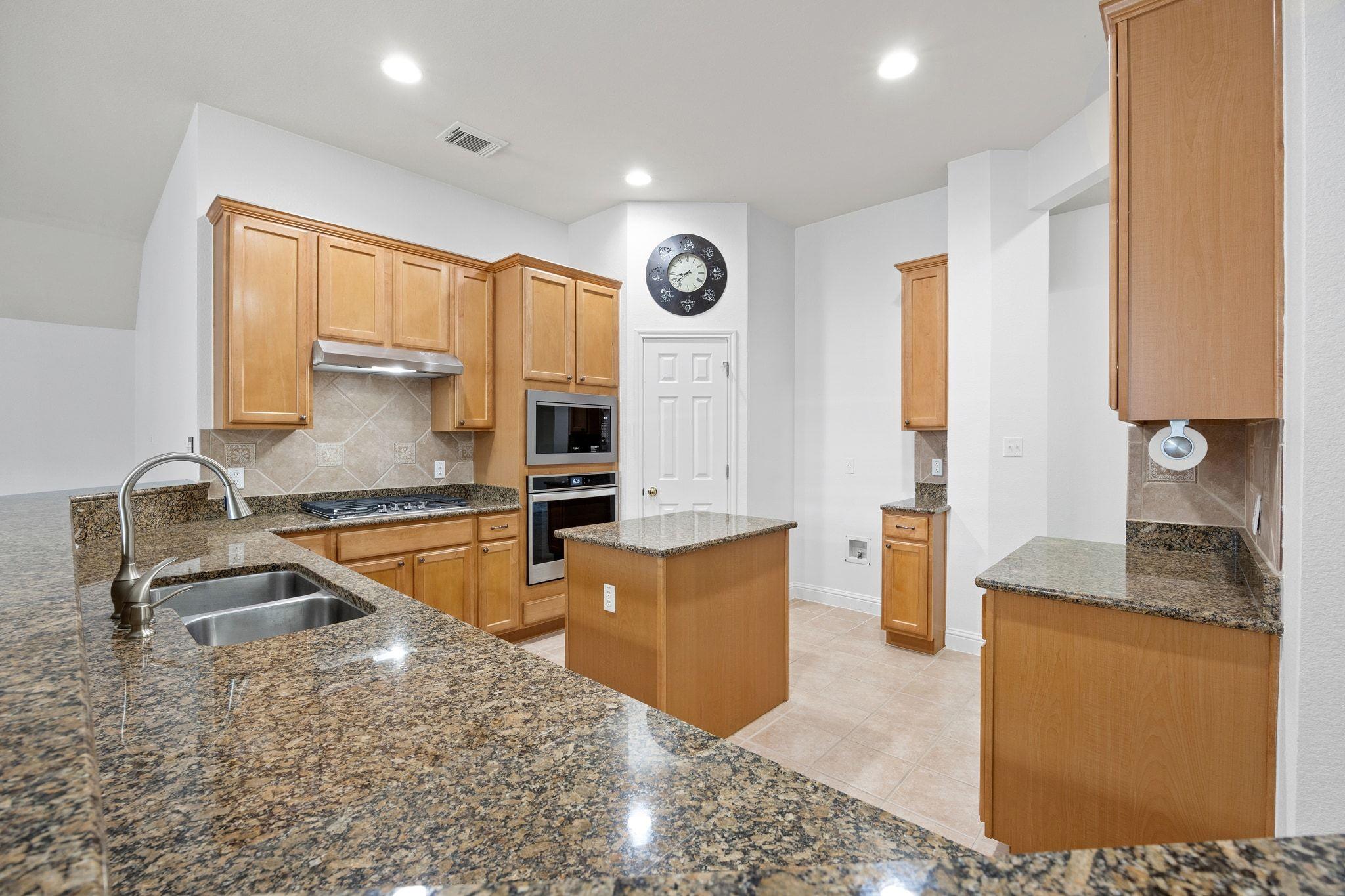 112 S Lynnwood Trl, Cedar Park, TX 78613