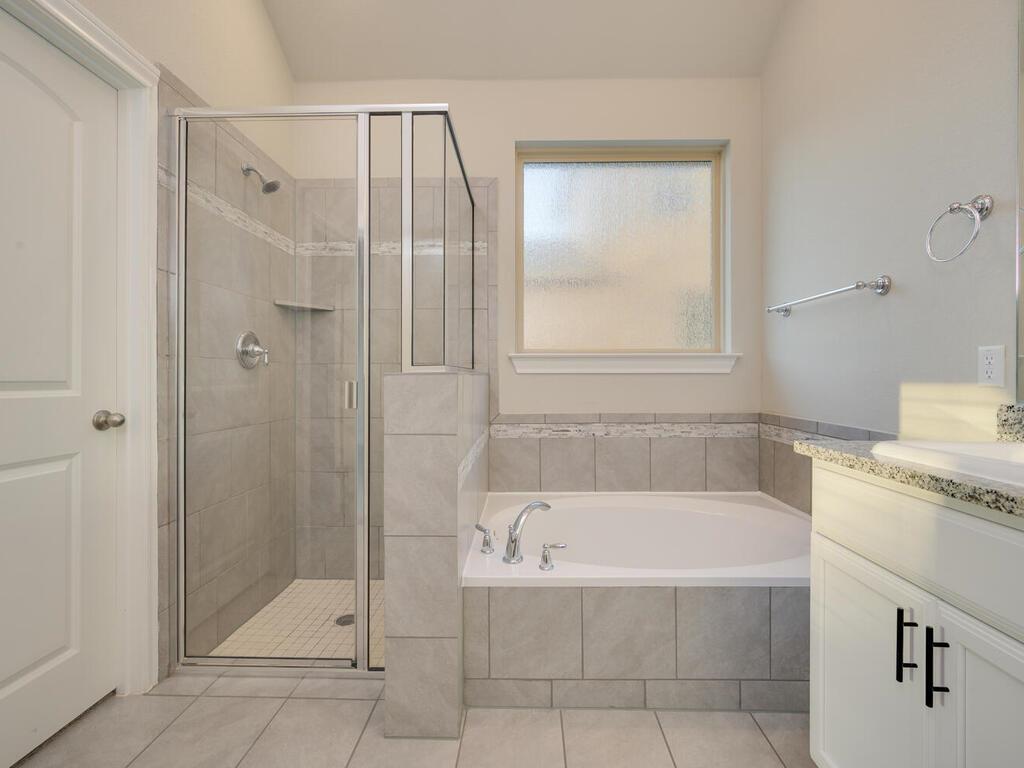 2905 Coral Valley Dr, Leander, TX 78641