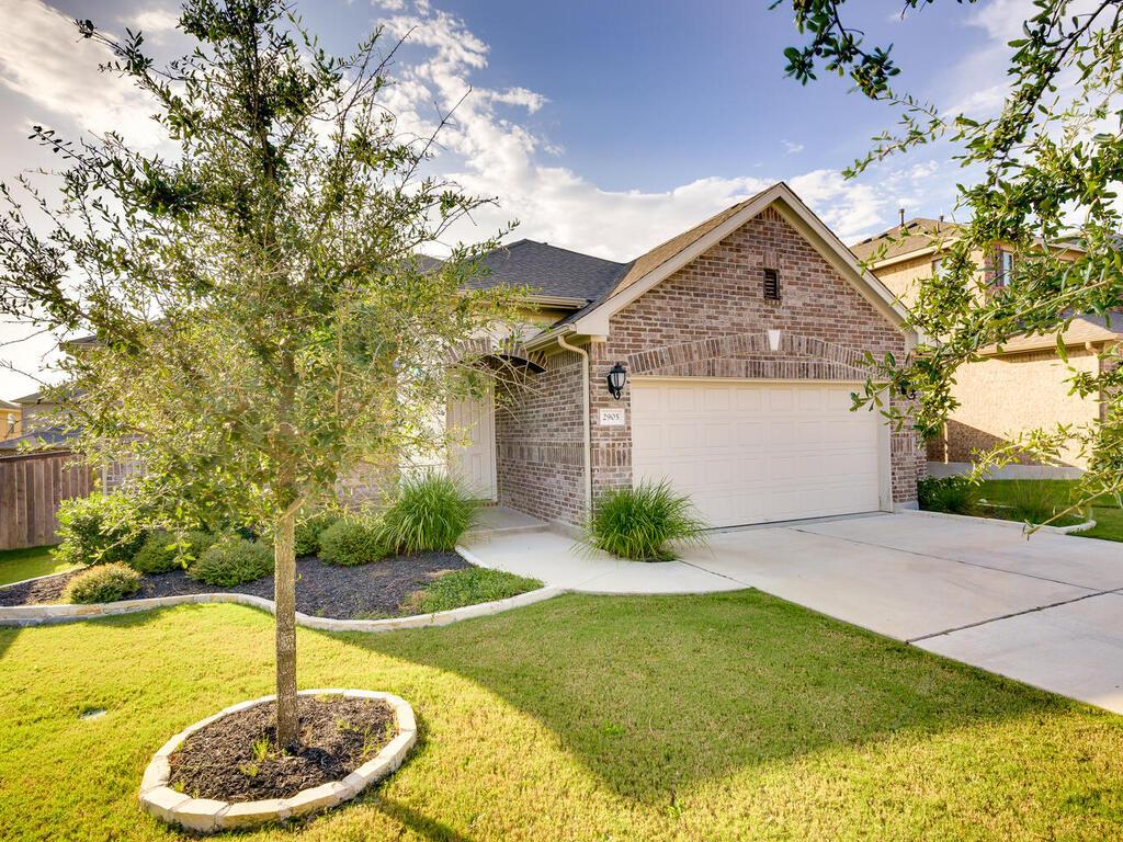 2905 Coral Valley Dr, Leander, TX 78641