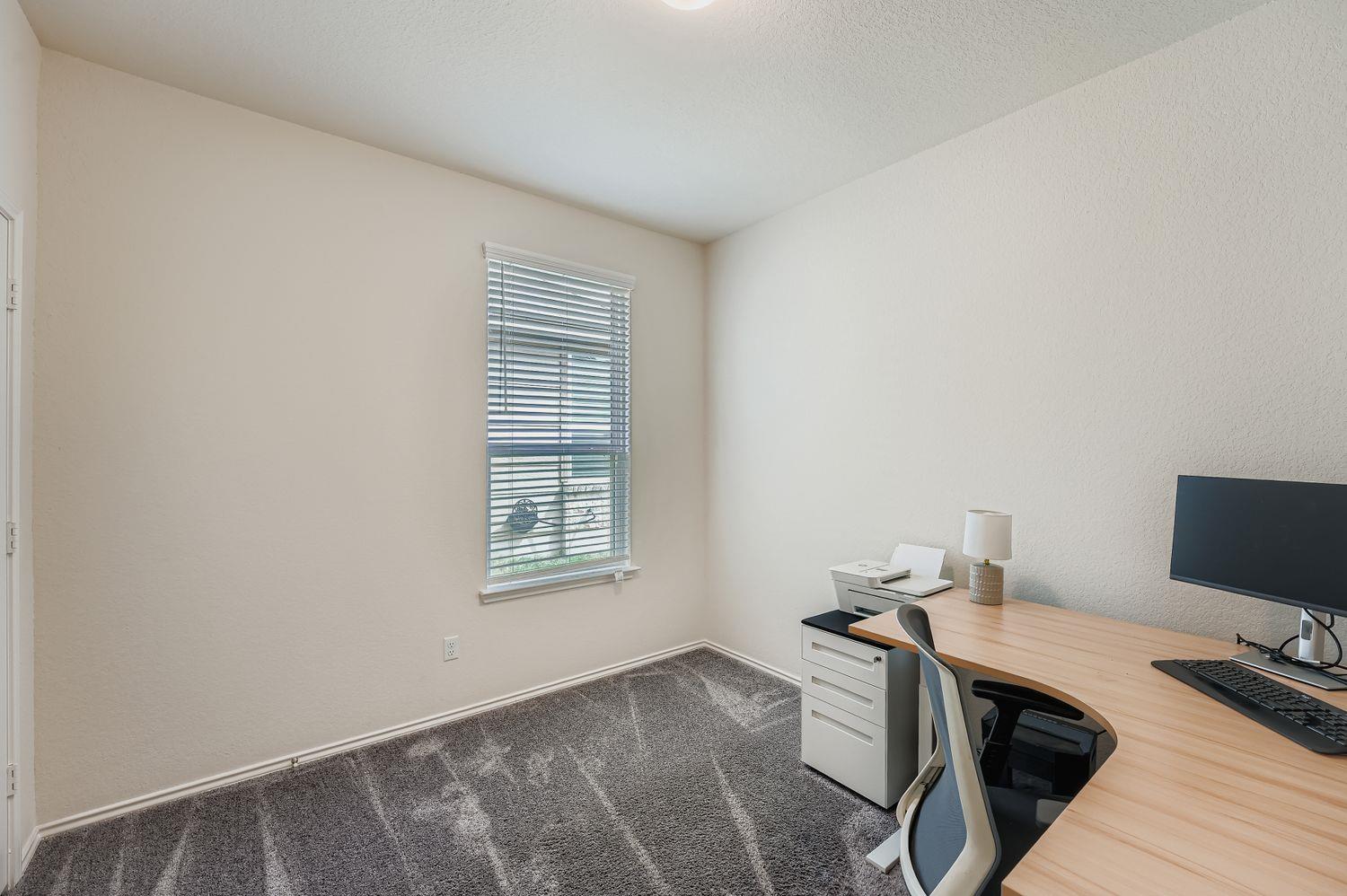 126 Big Leaf Dr, Buda, TX 78610