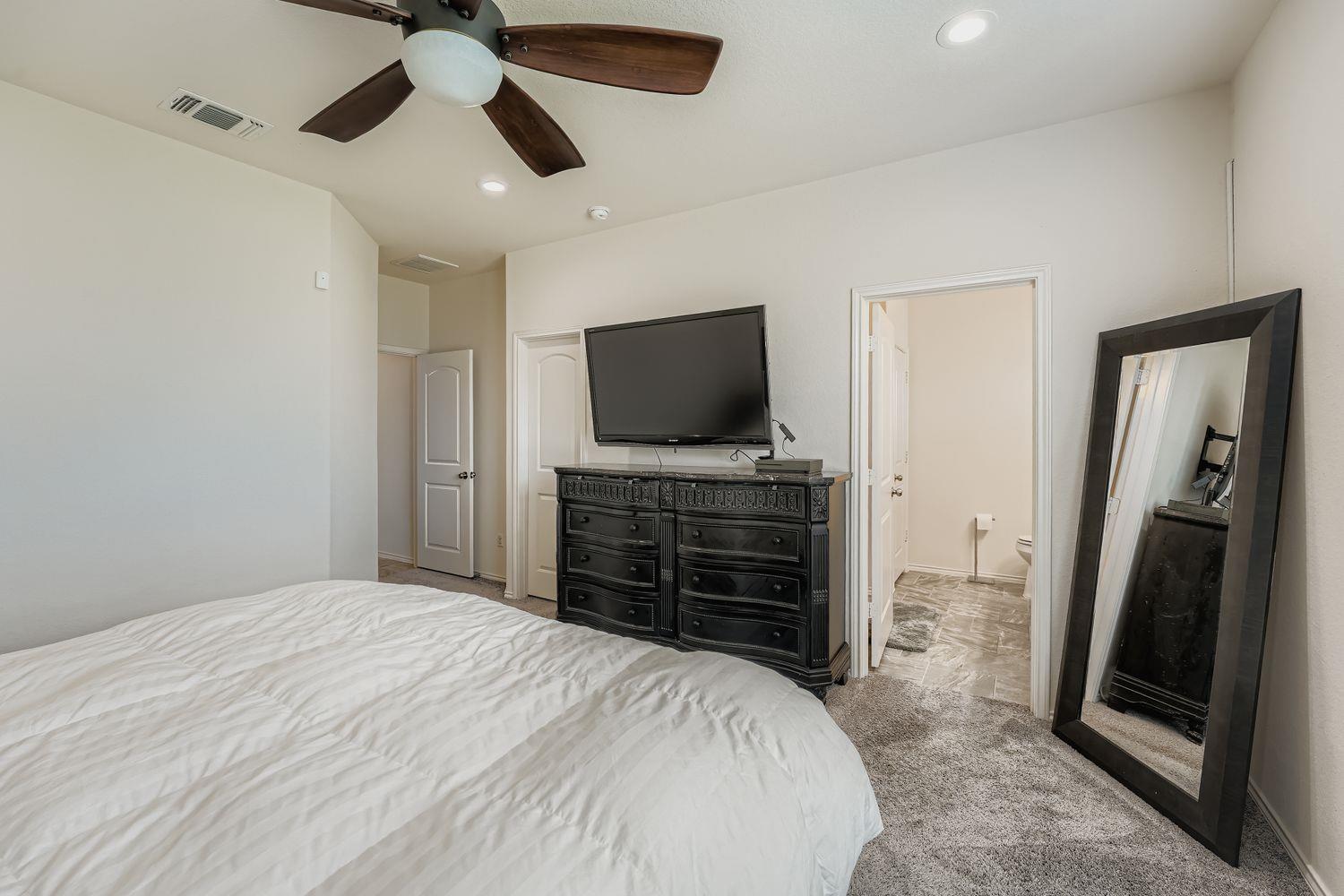 126 Big Leaf Dr, Buda, TX 78610