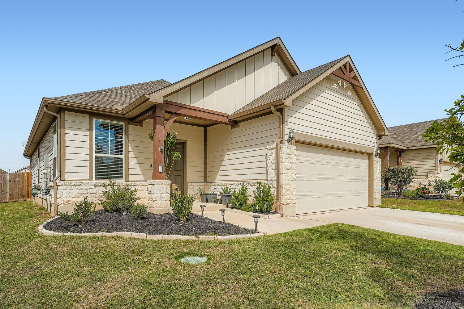 126 Big Leaf Dr, Buda, TX 78610