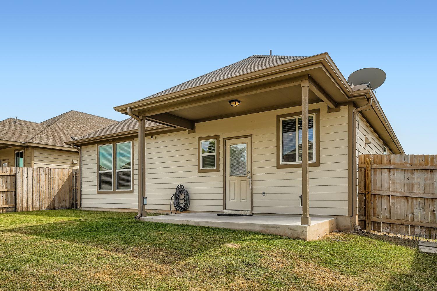 126 Big Leaf Dr, Buda, TX 78610