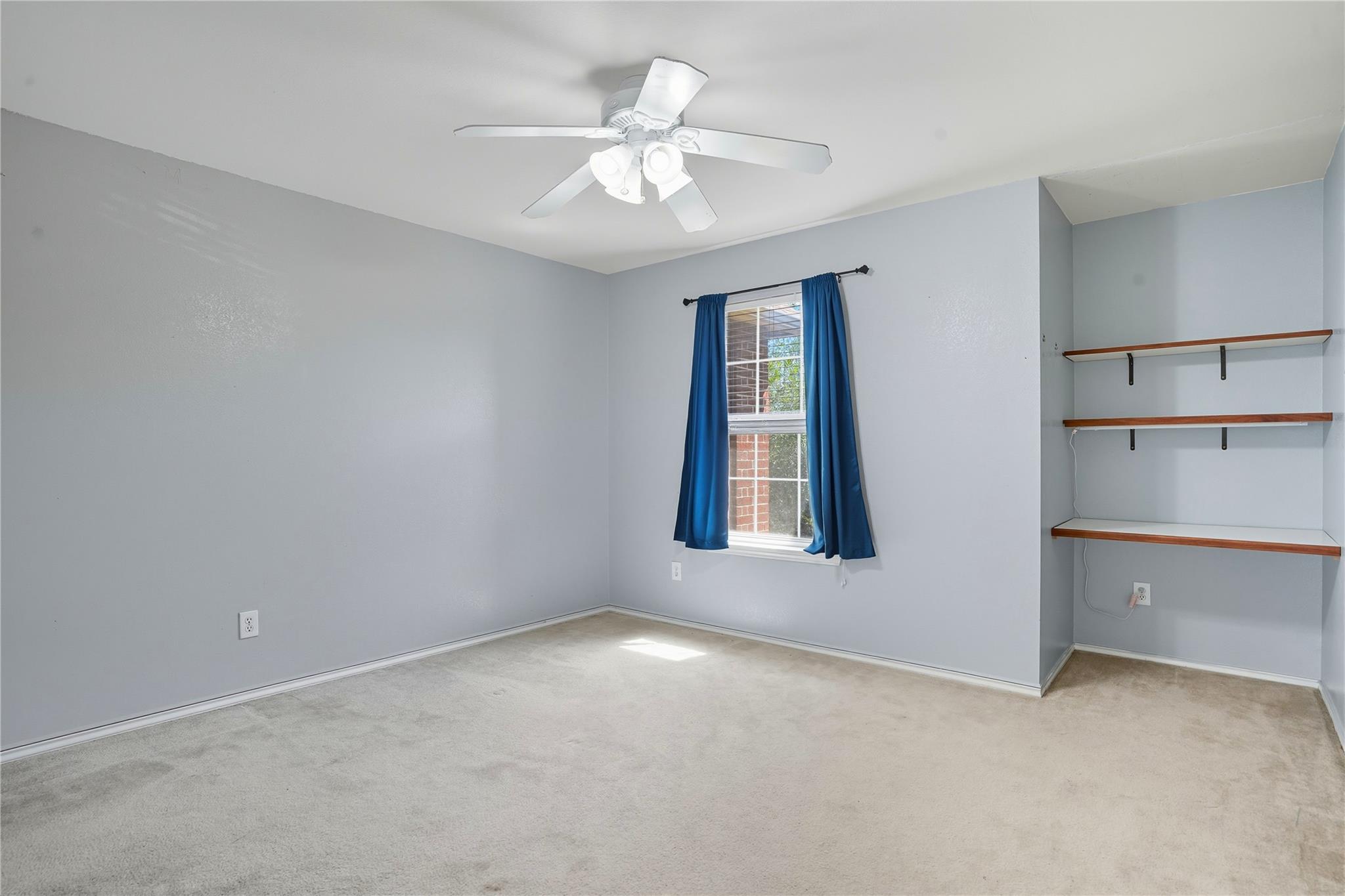 402 Red Tailed Hawk Dr, Pflugerville, TX 78660