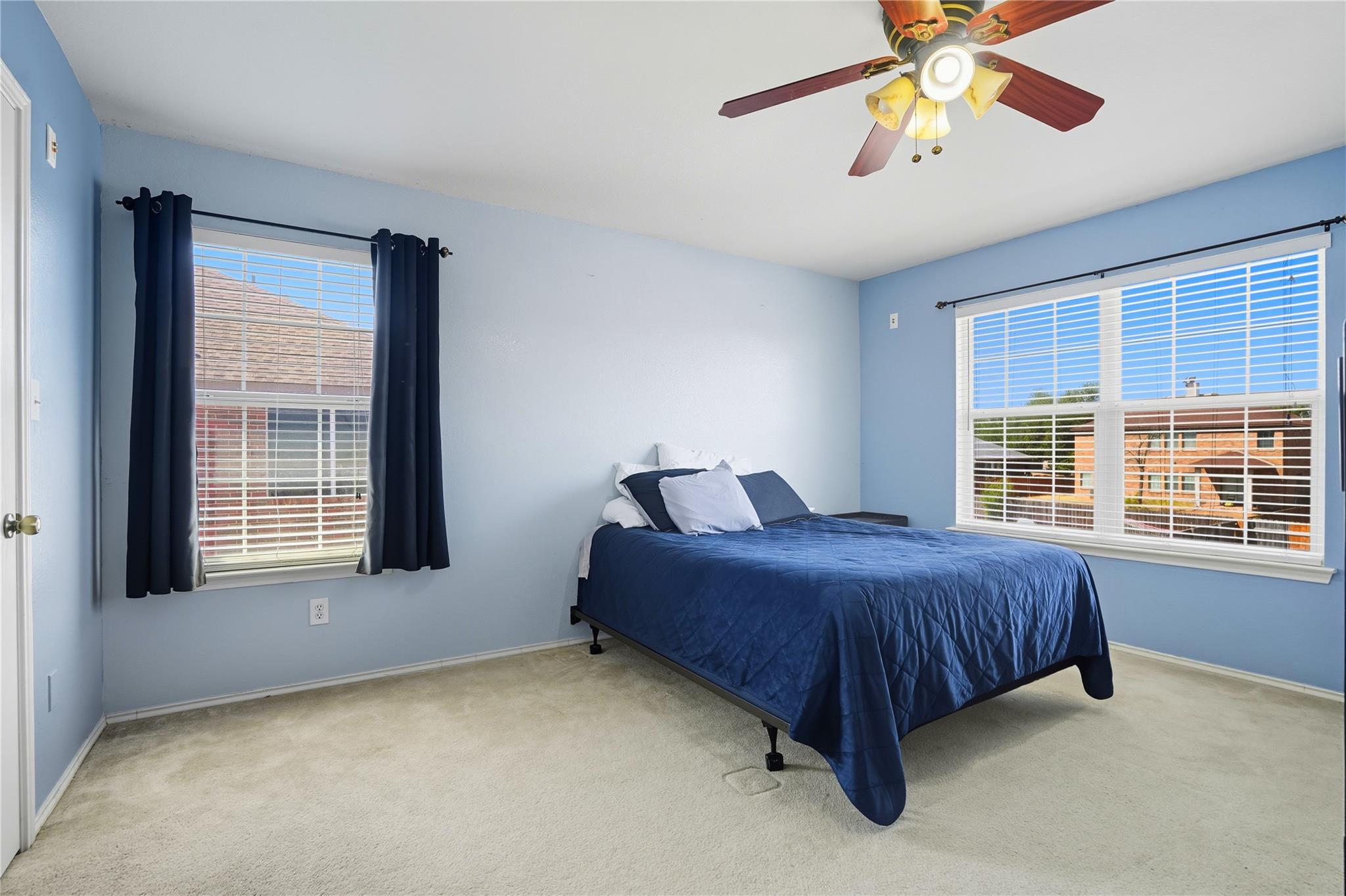 402 Red Tailed Hawk Dr, Pflugerville, TX 78660