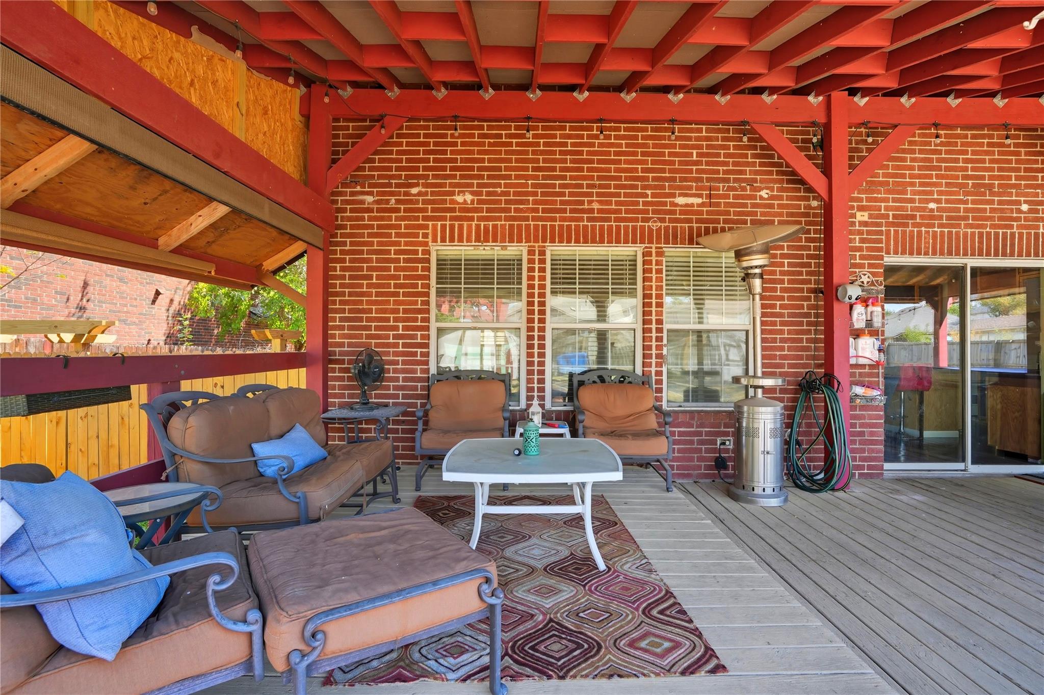 402 Red Tailed Hawk Dr, Pflugerville, TX 78660