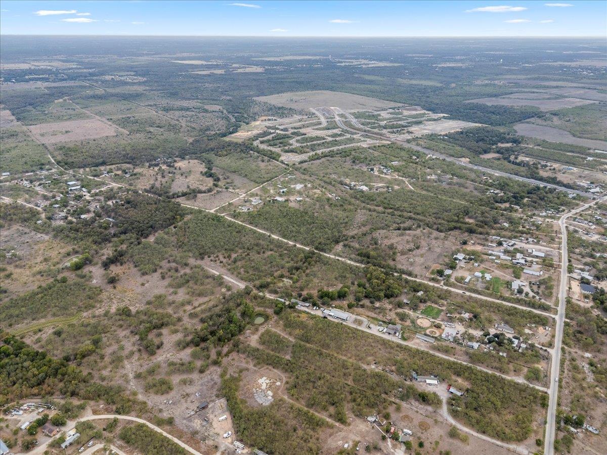 211 Caldwell Rd, Dale, TX 78616