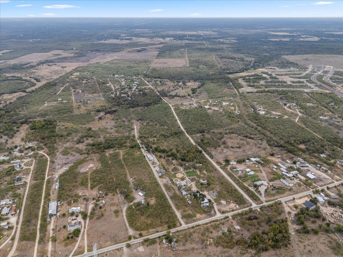 211 Caldwell Rd, Dale, TX 78616