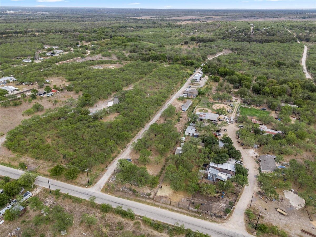 211 Caldwell Rd, Dale, TX 78616