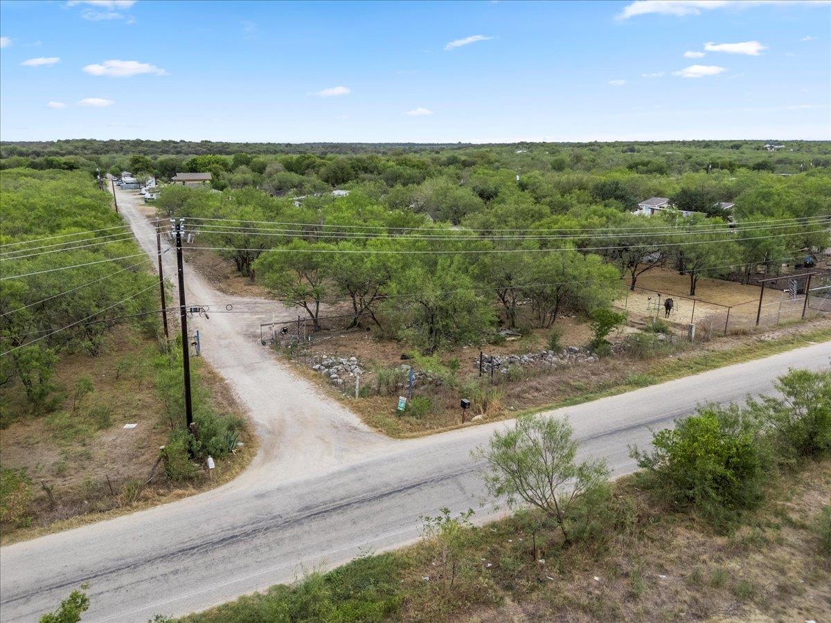 211 Caldwell Rd, Dale, TX 78616