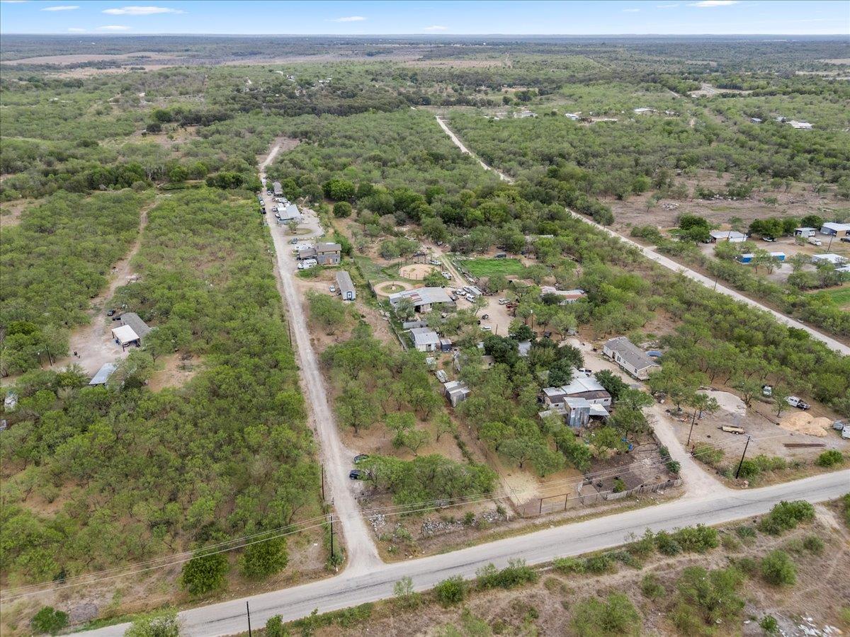 211 Caldwell Rd, Dale, TX 78616