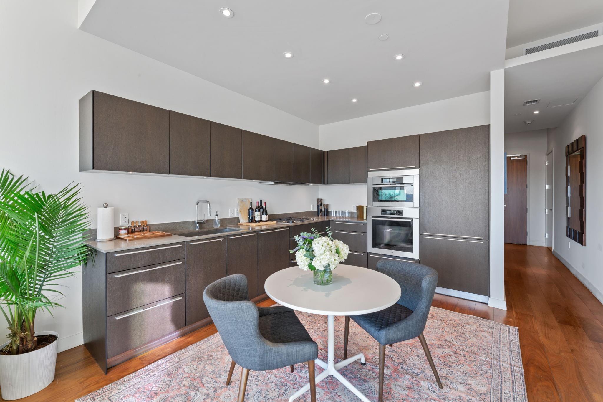 210 Lavaca St # 1902, Austin, TX 78701