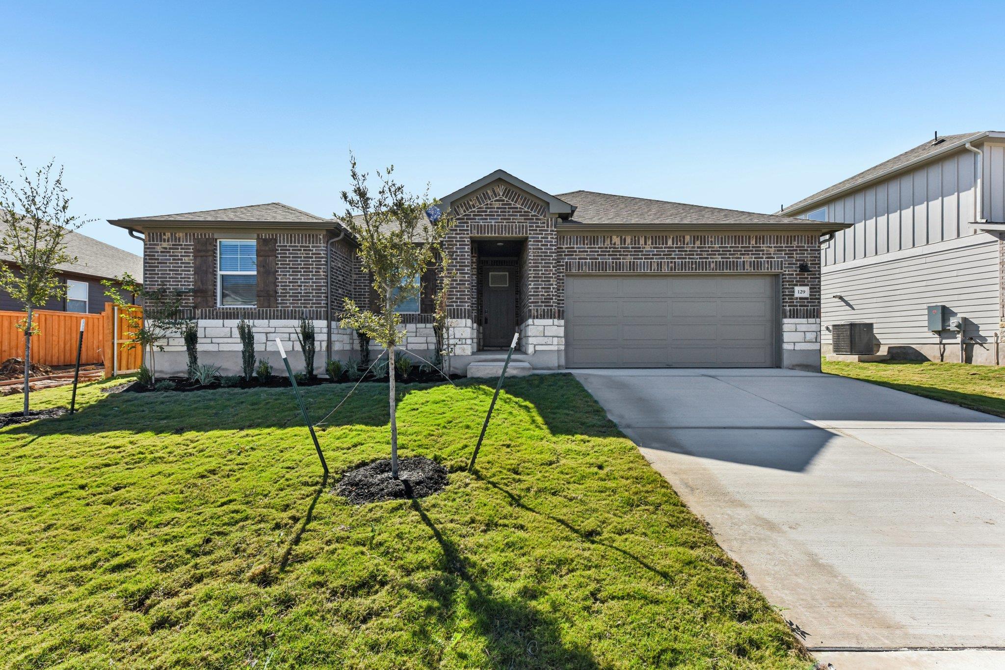 129 Divisadero Dr, Hutto, TX 78634