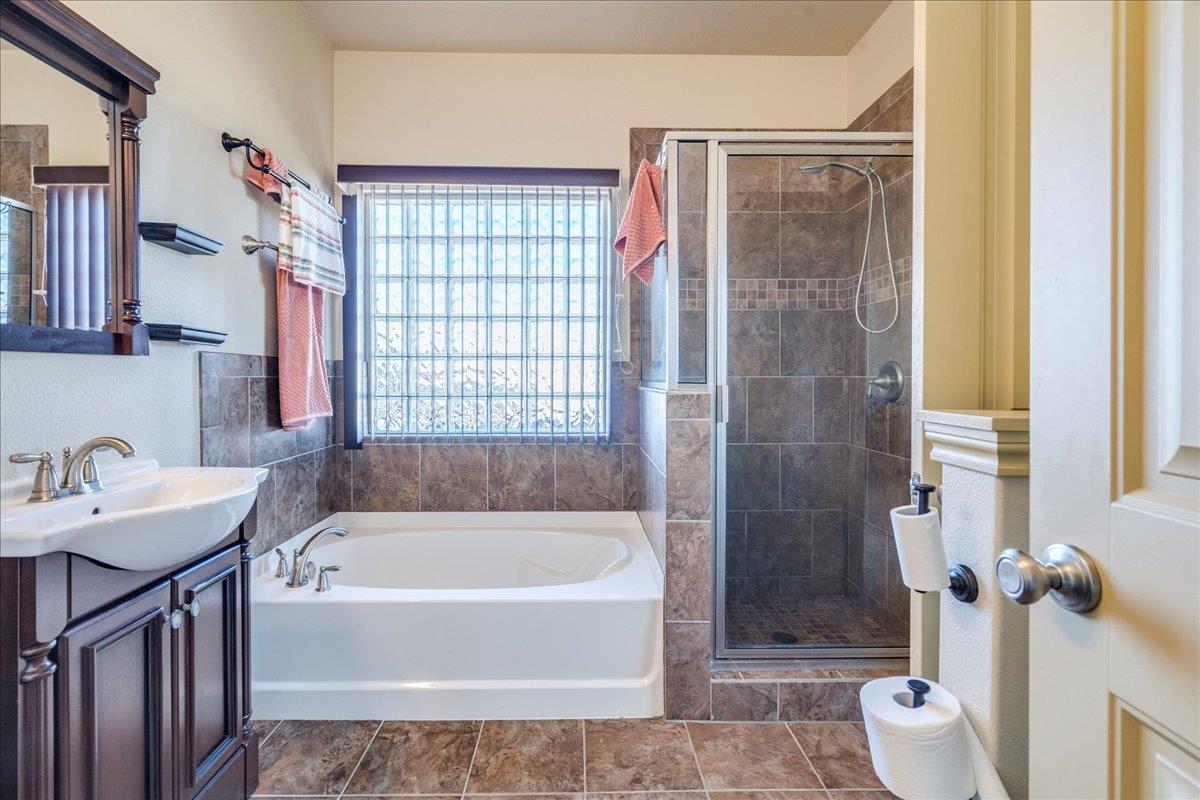 909 County Road 342, Granger, TX 76530