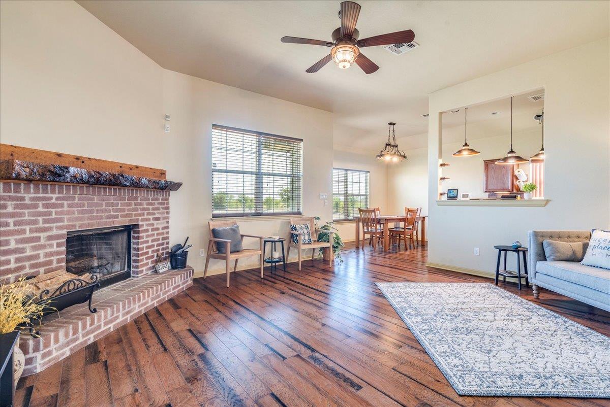 909 County Road 342, Granger, TX 76530