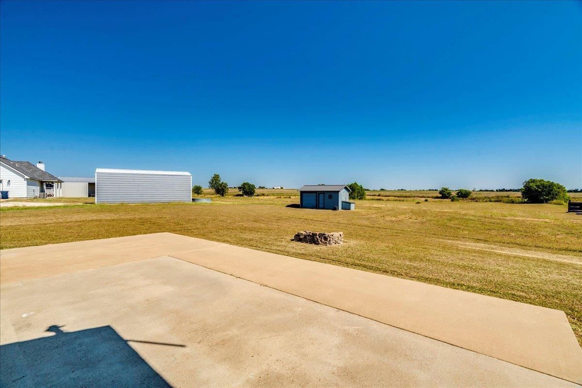909 County Road 342, Granger, TX 76530