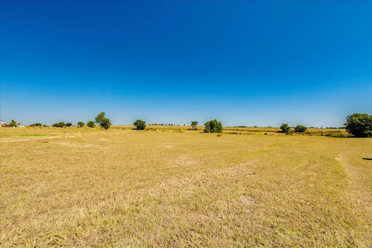 909 County Road 342, Granger, TX 76530