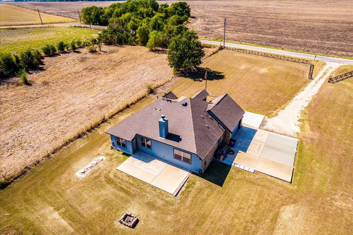 909 County Road 342, Granger, TX 76530
