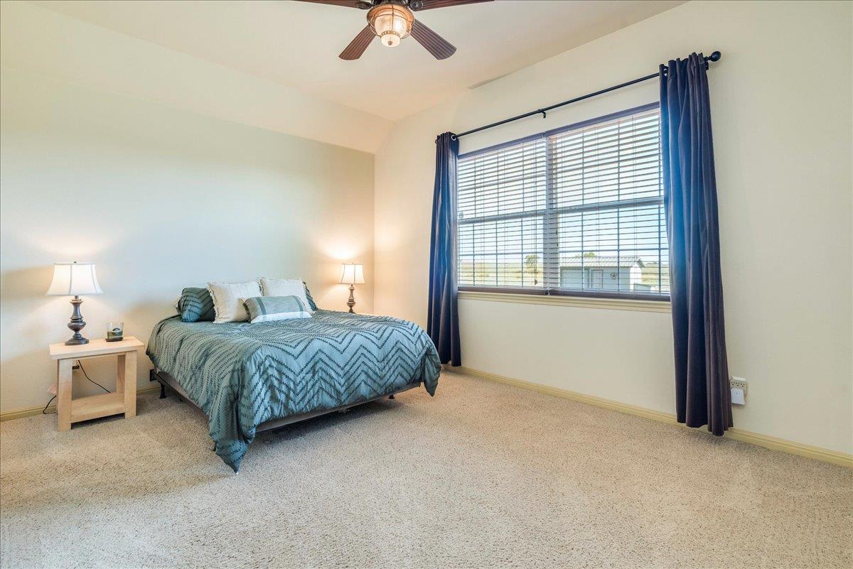 909 County Road 342, Granger, TX 76530