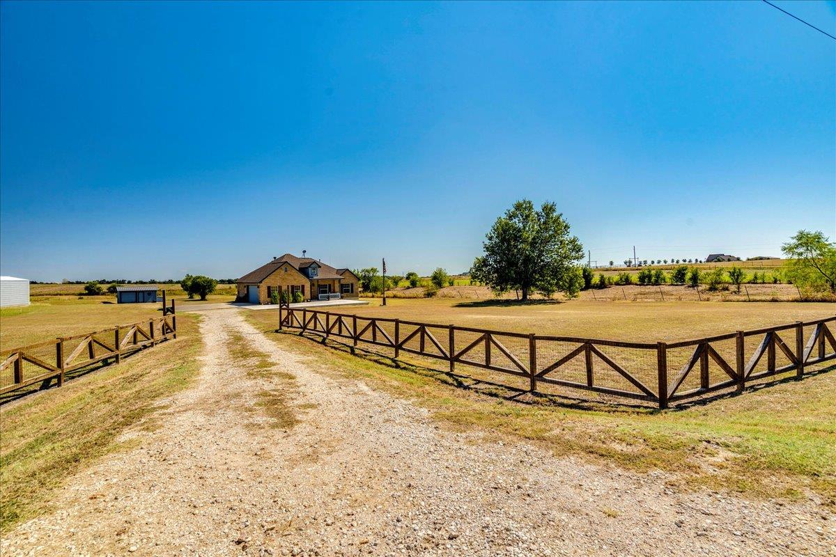 909 County Road 342, Granger, TX 76530