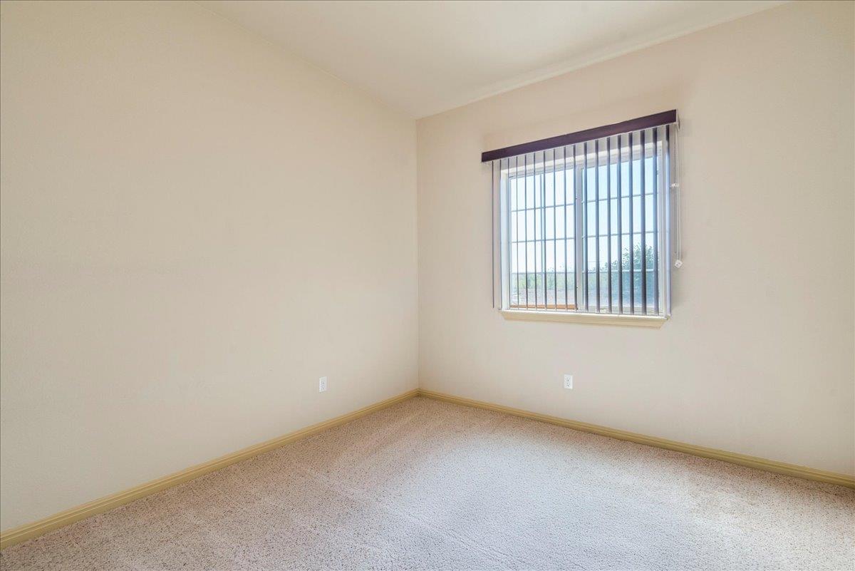 909 County Road 342, Granger, TX 76530