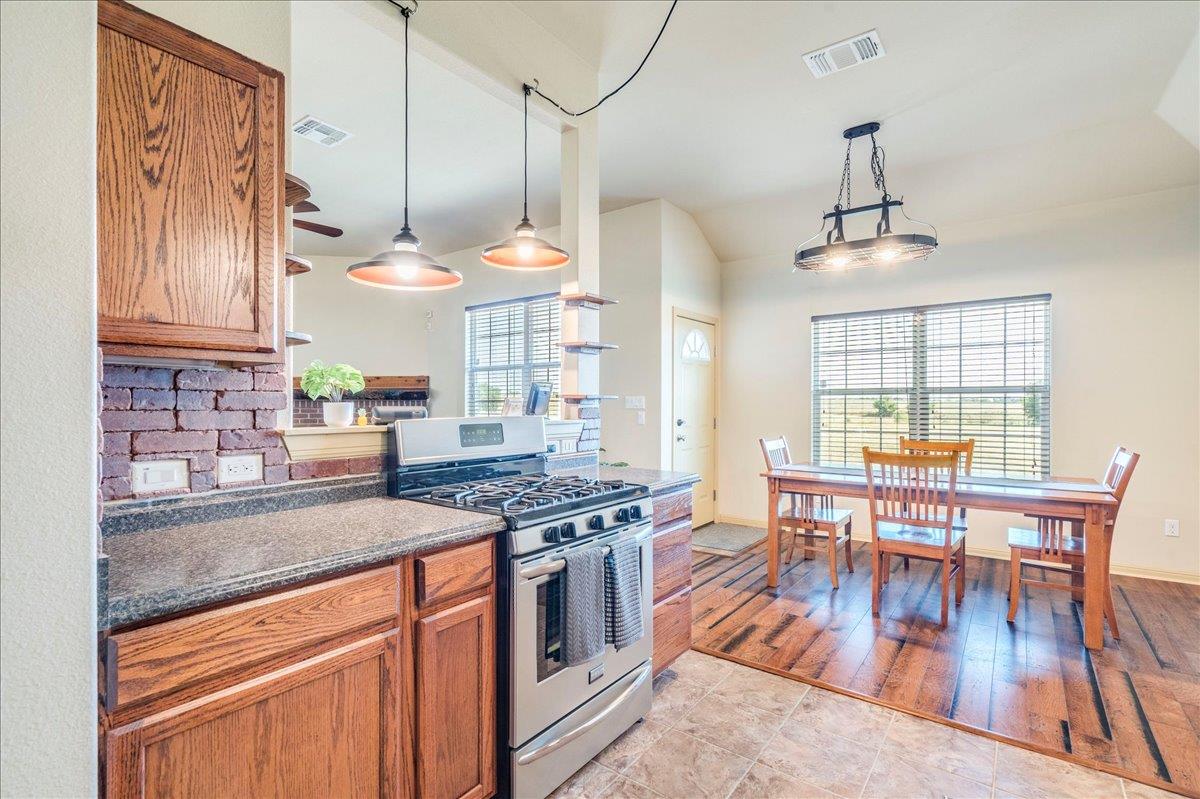 909 County Road 342, Granger, TX 76530