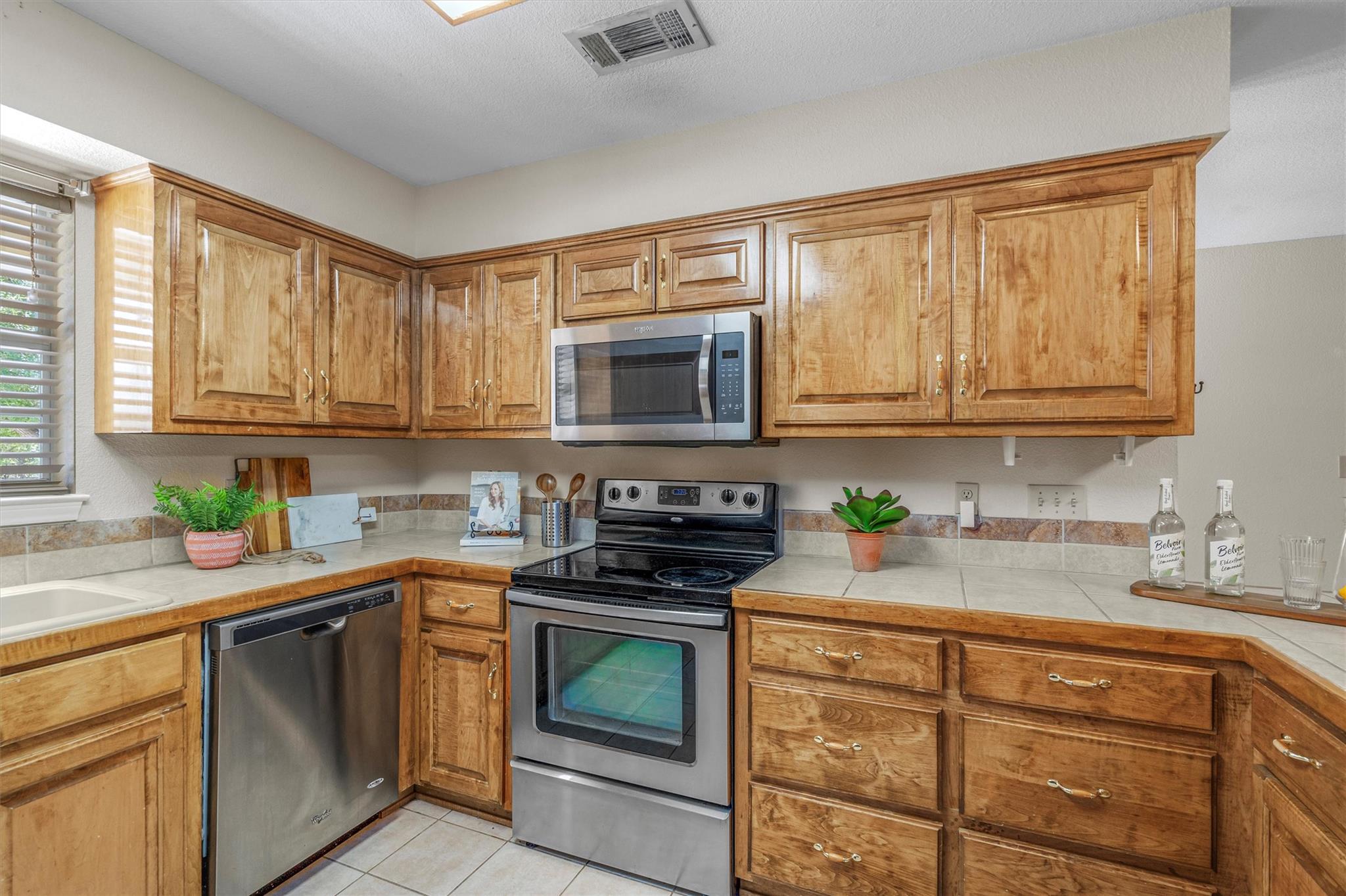 27 Deer Ridge Rd, Wimberley, TX 78676