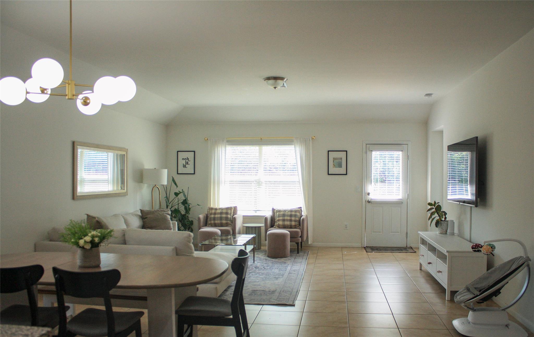 2209 Bettylou Ln, Austin, TX 78754