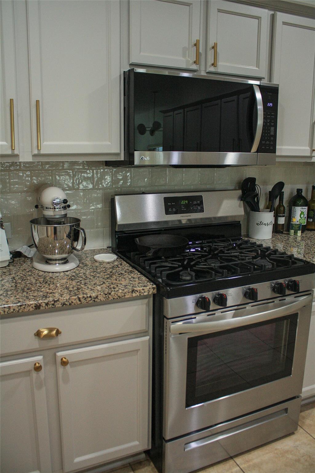 2209 Bettylou Ln, Austin, TX 78754