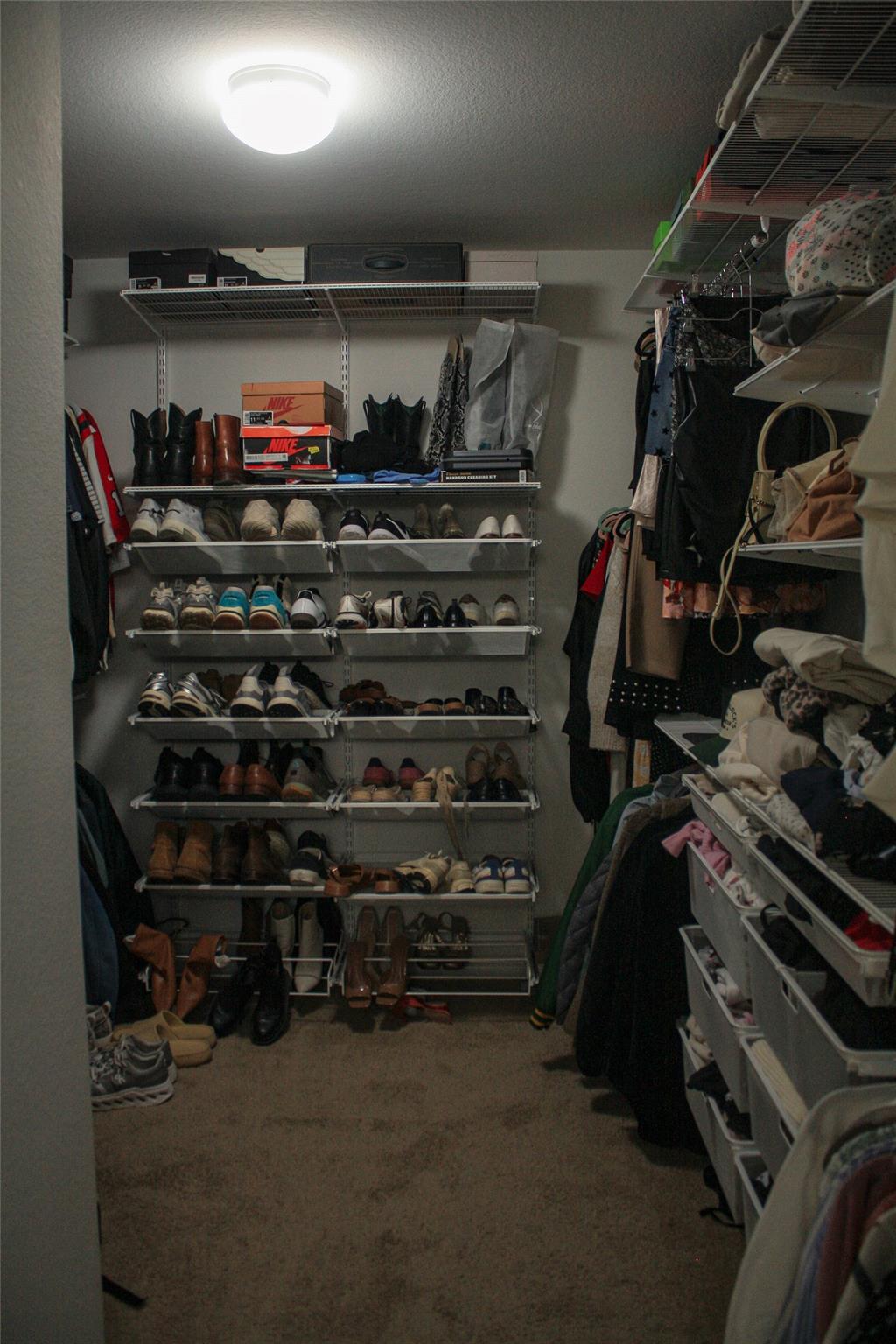 2209 Bettylou Ln, Austin, TX 78754