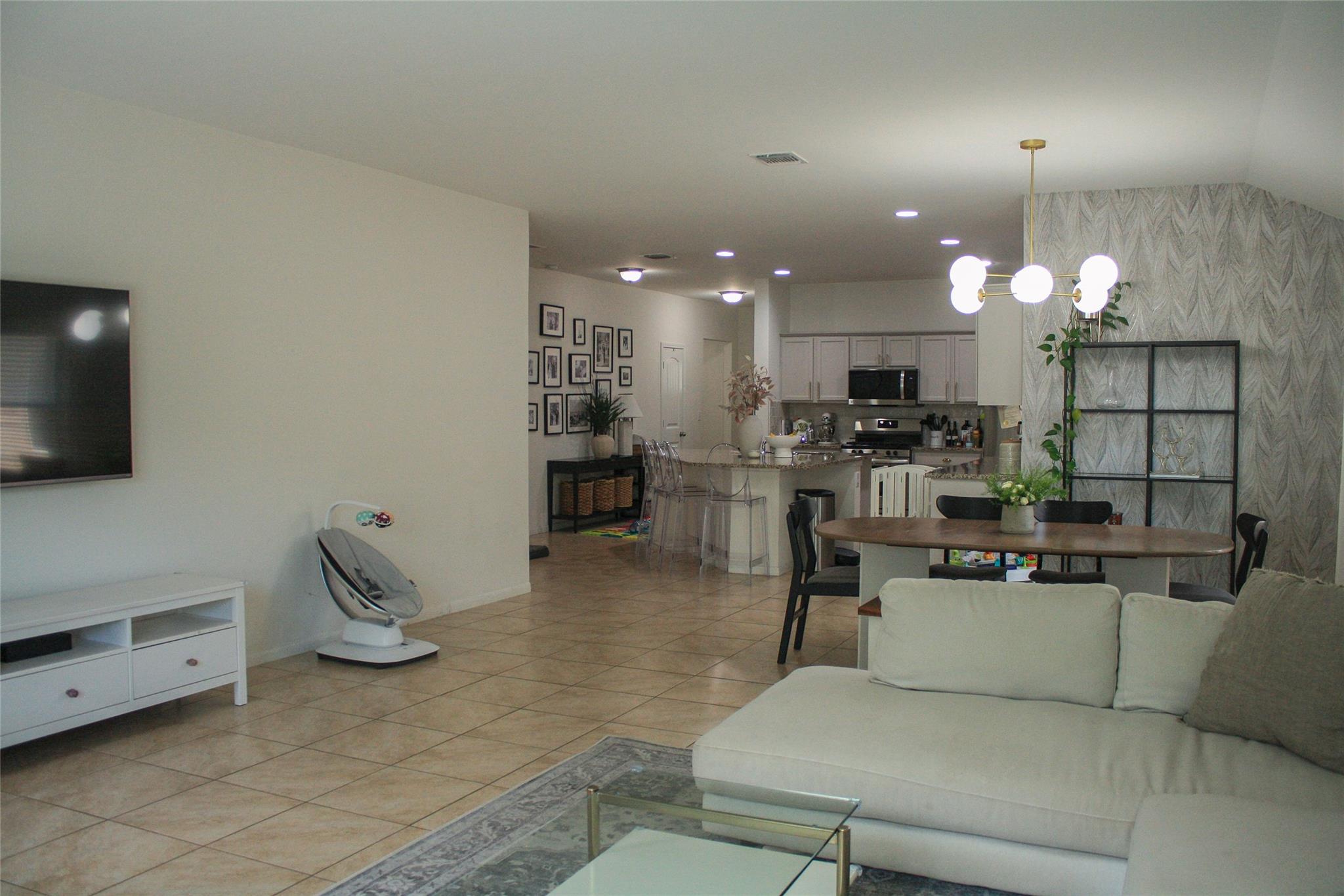 2209 Bettylou Ln, Austin, TX 78754