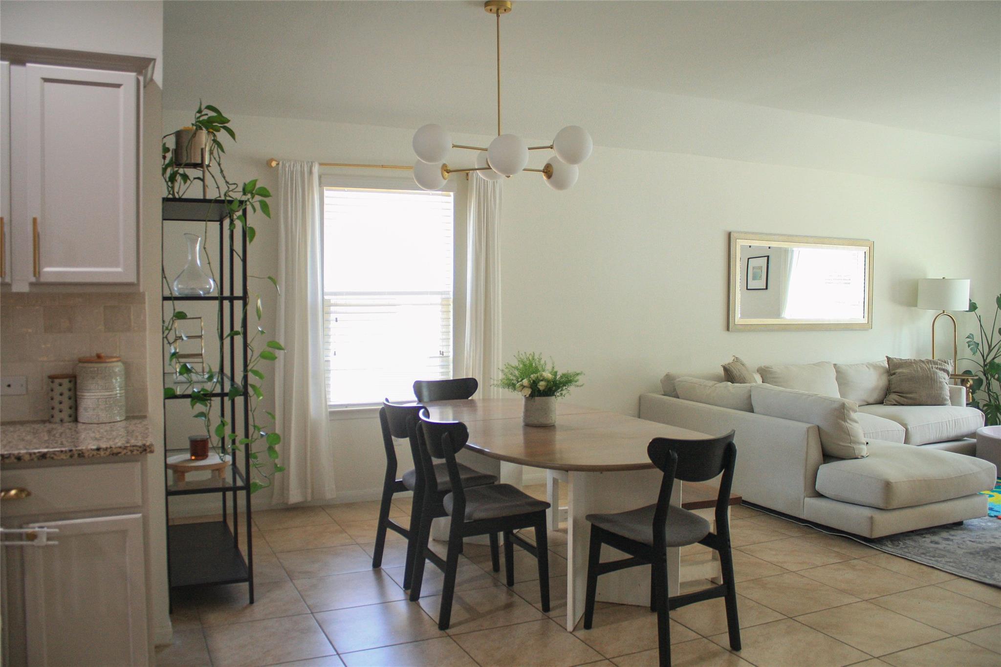 2209 Bettylou Ln, Austin, TX 78754