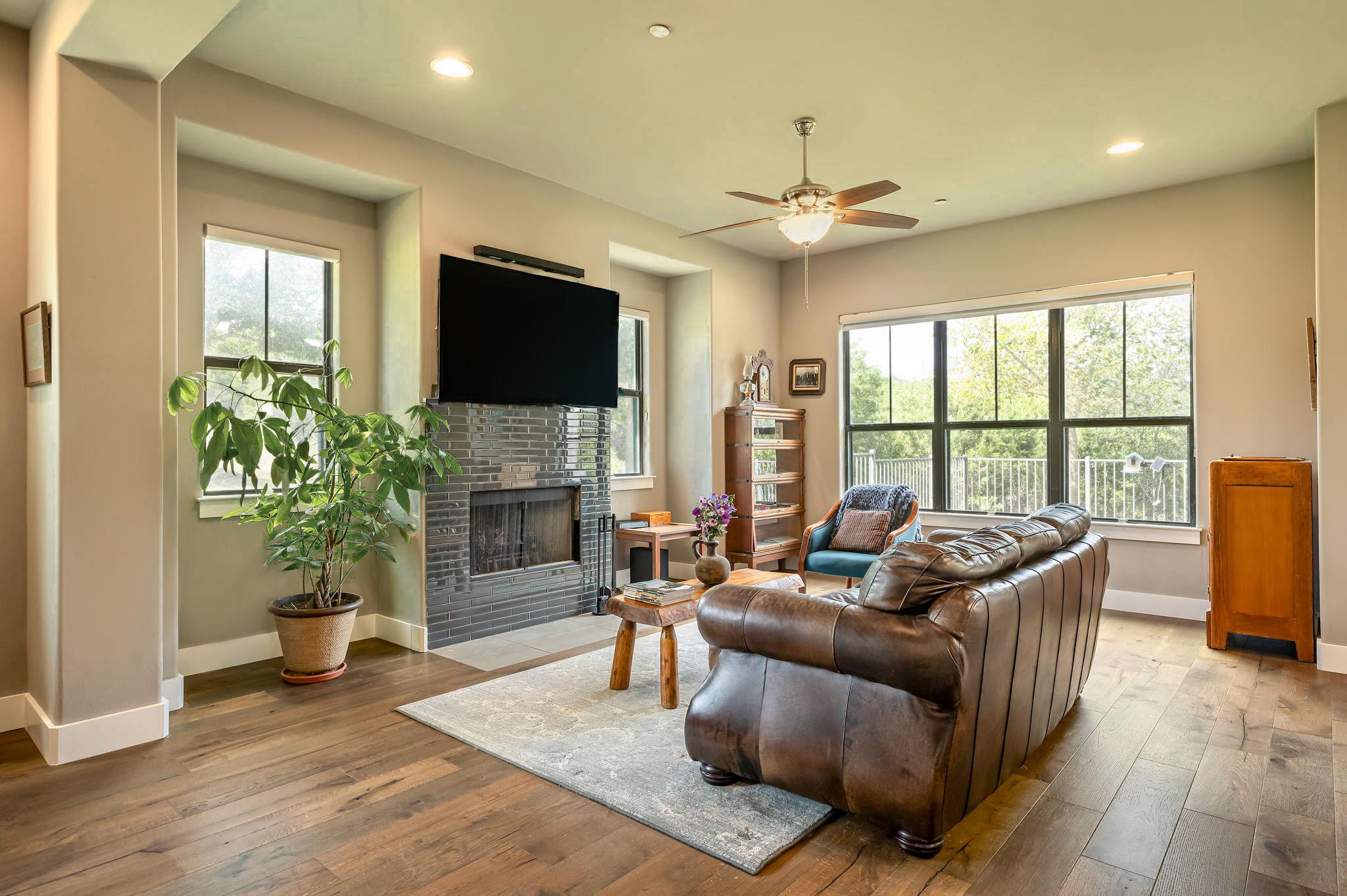 8200 Southwest Pkwy # 306, Austin, TX 78735