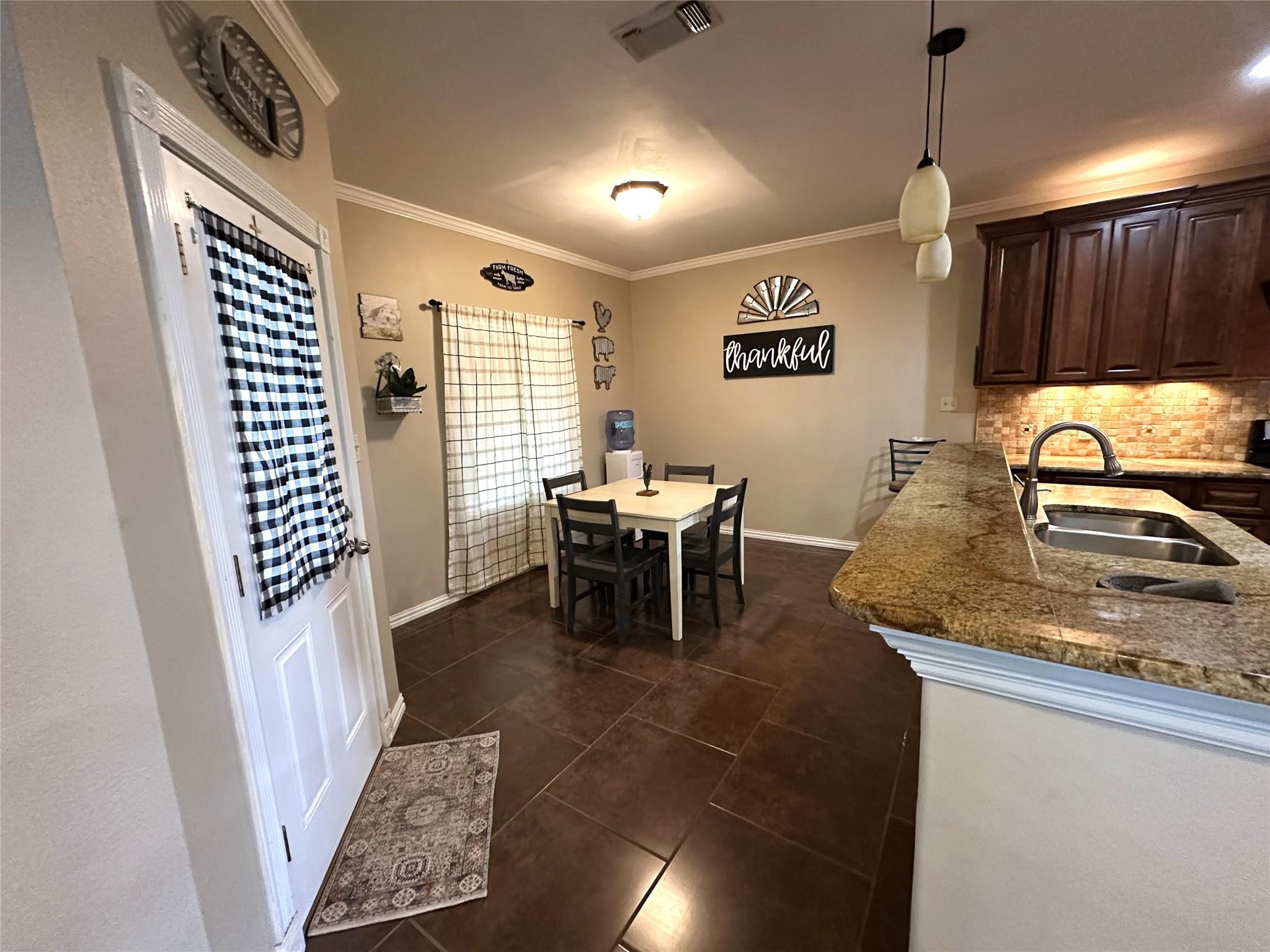 420 Farm to Market 609, La Grange, TX 78945