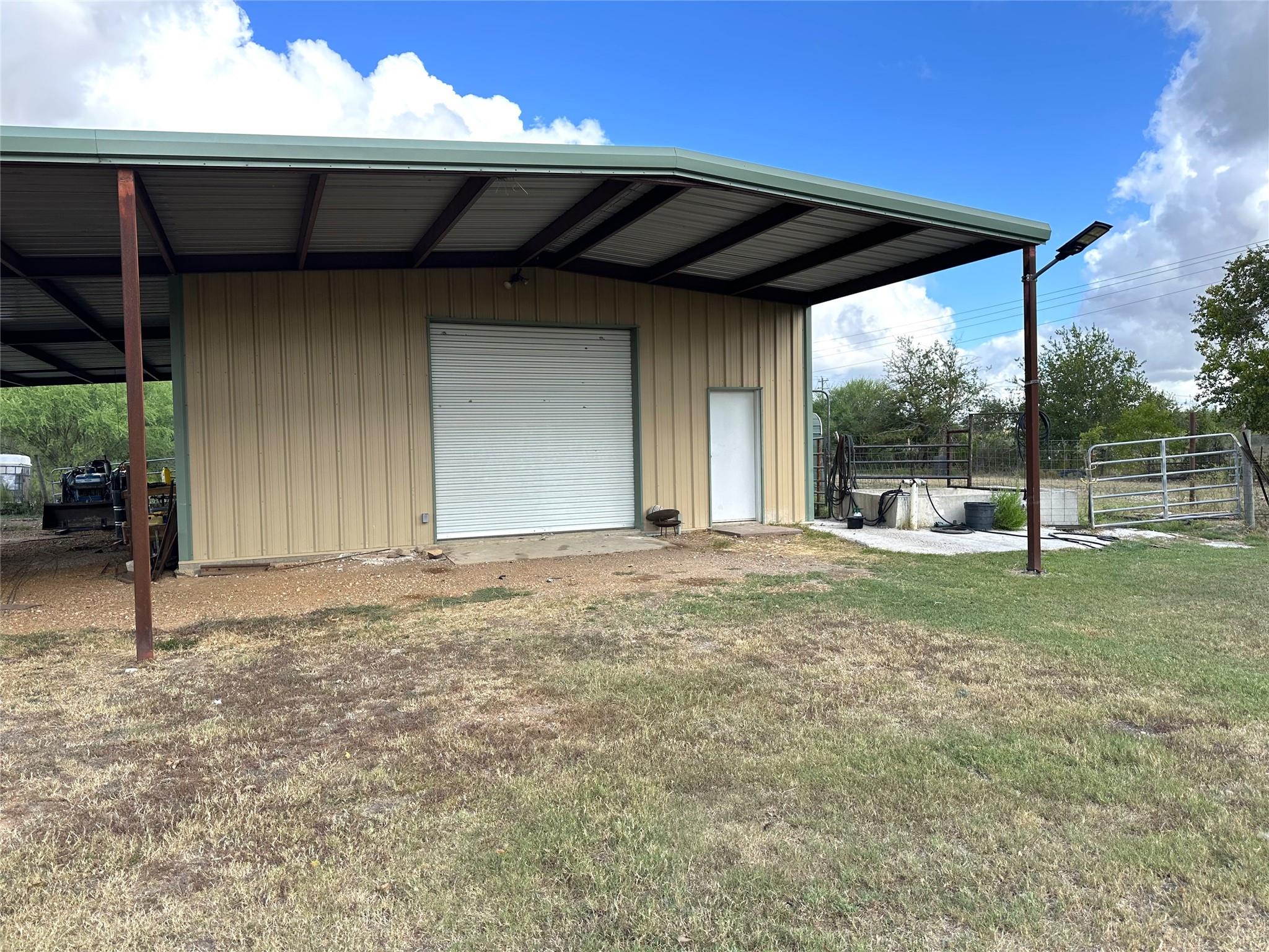 420 Farm to Market 609, La Grange, TX 78945