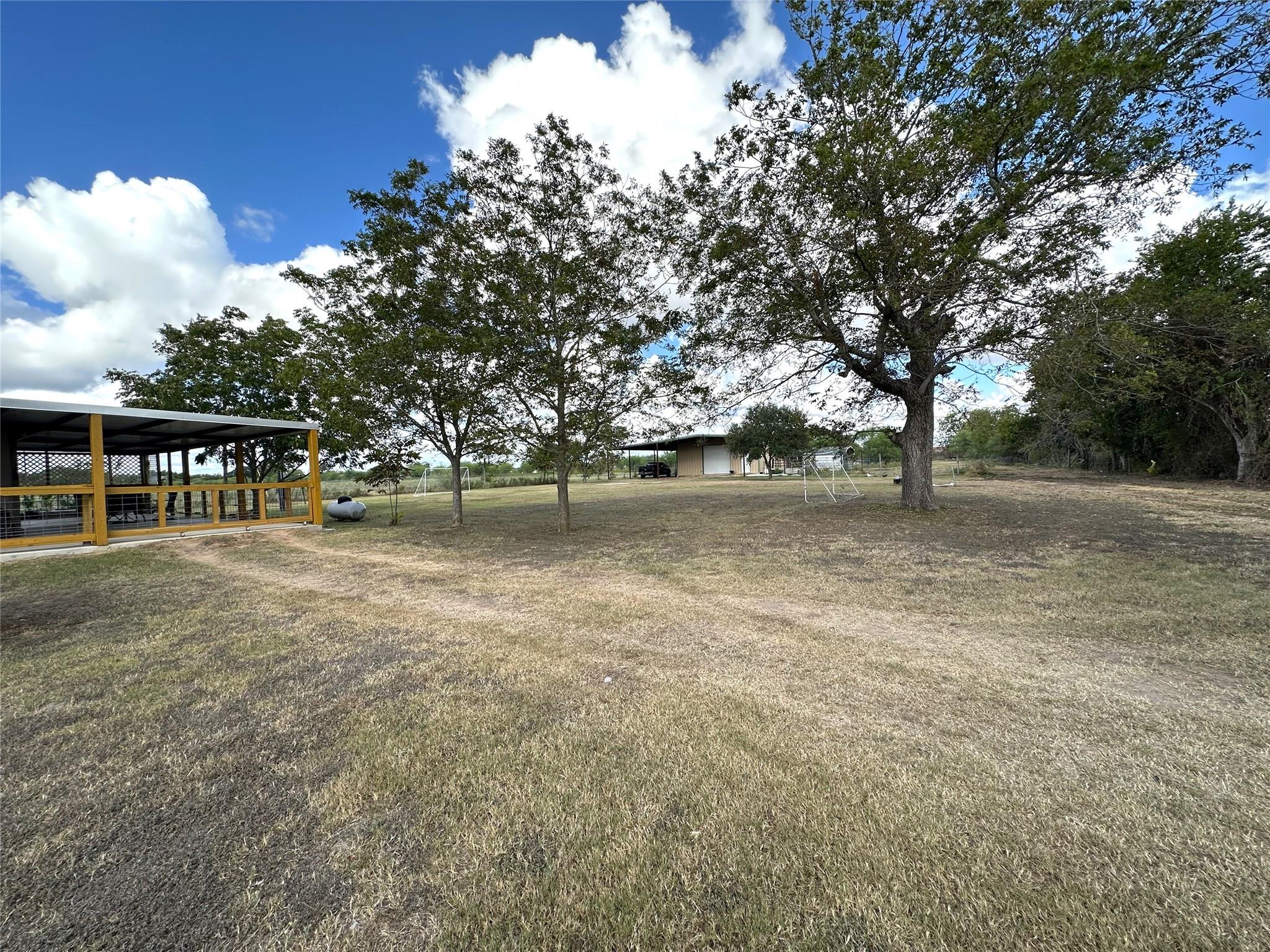 420 Farm to Market 609, La Grange, TX 78945