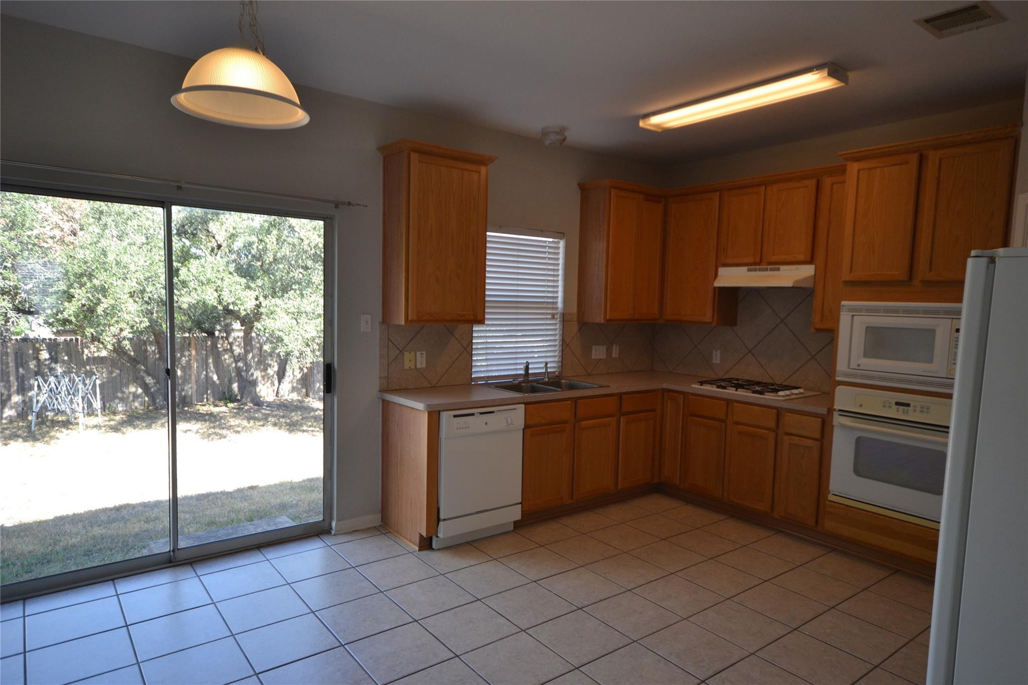 1501 Encino Dr, Leander, TX 78641