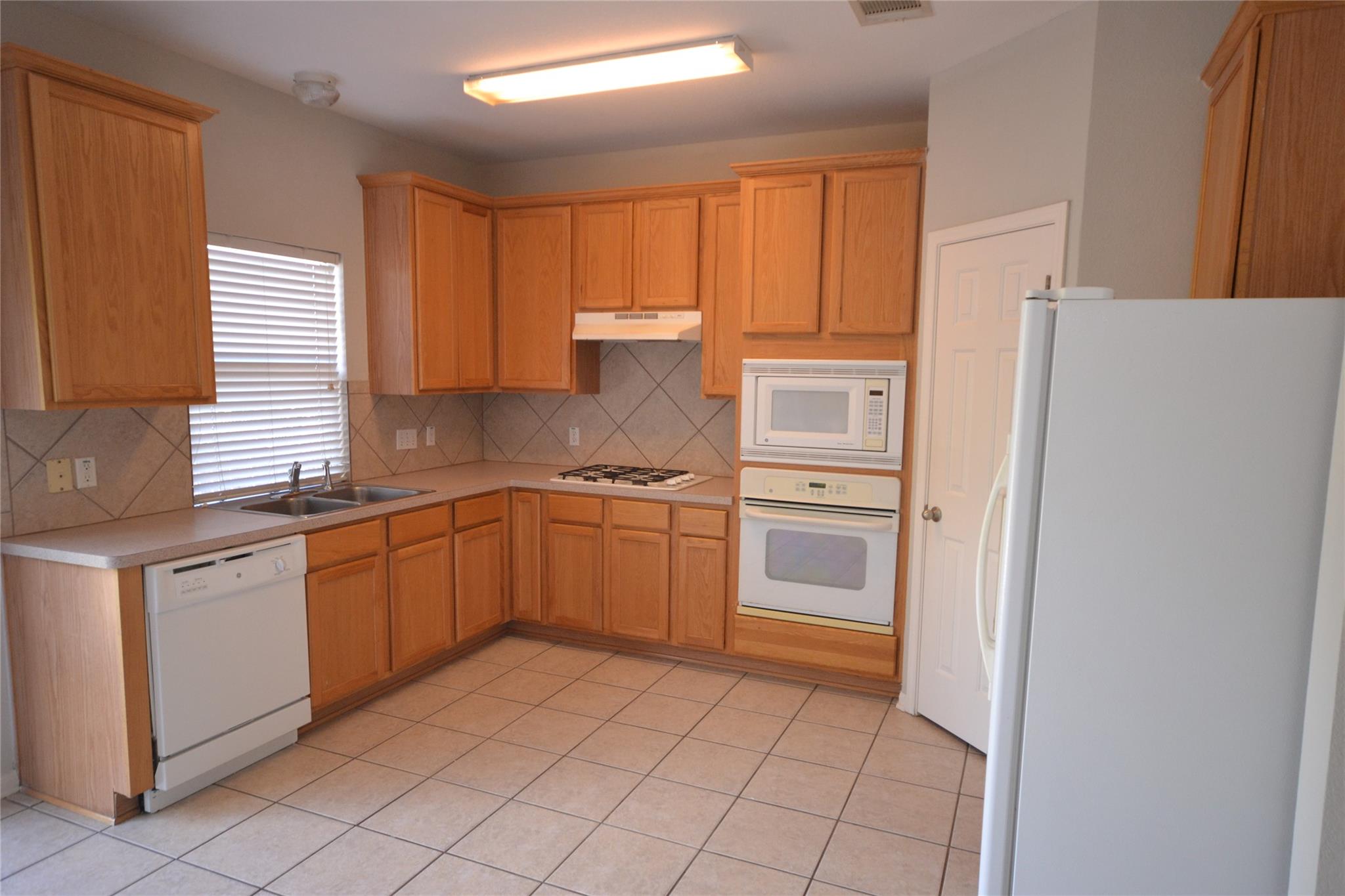 1501 Encino Dr, Leander, TX 78641